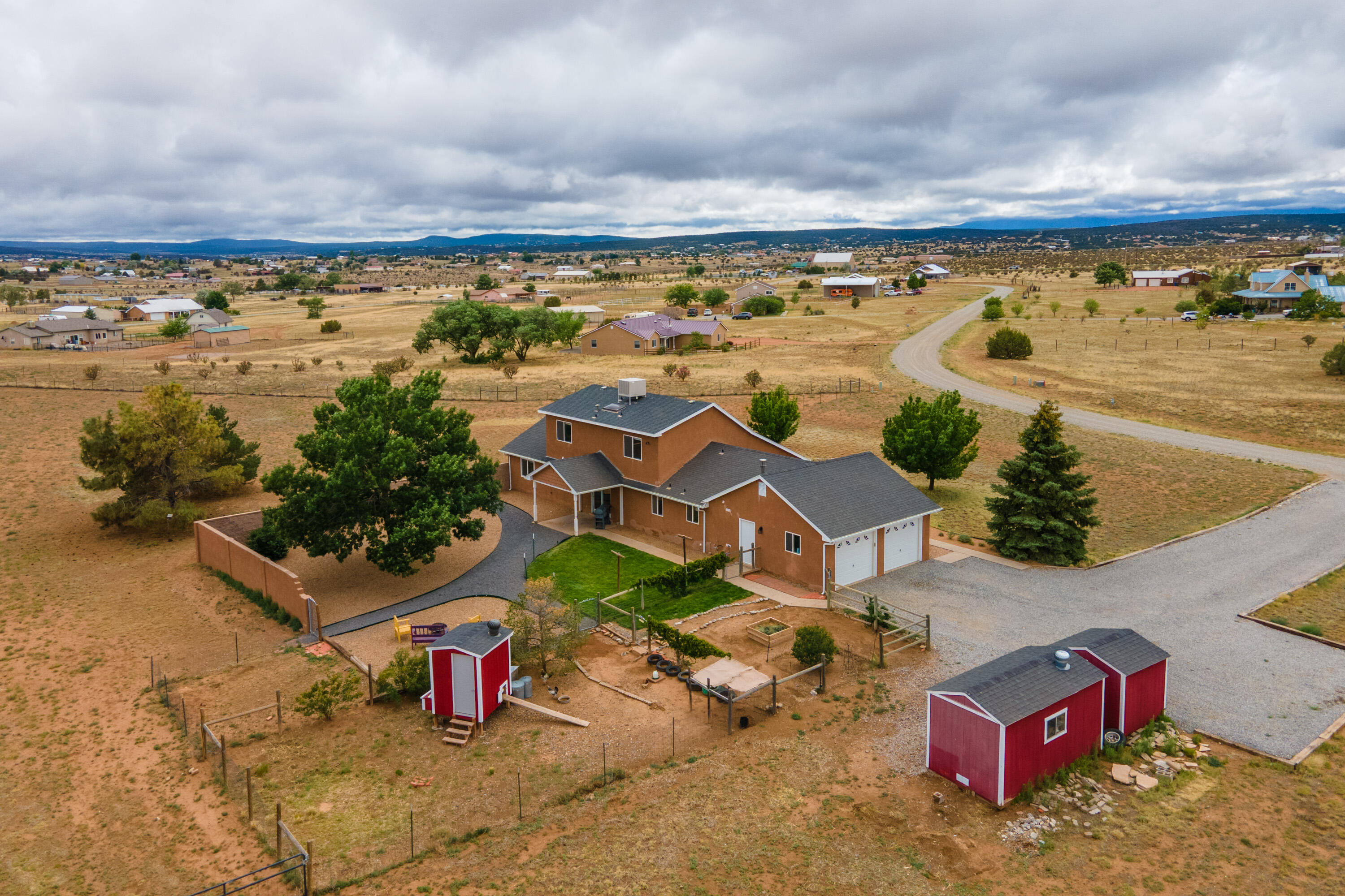 37 El Cielo Azul Circle, Edgewood, NM 87015