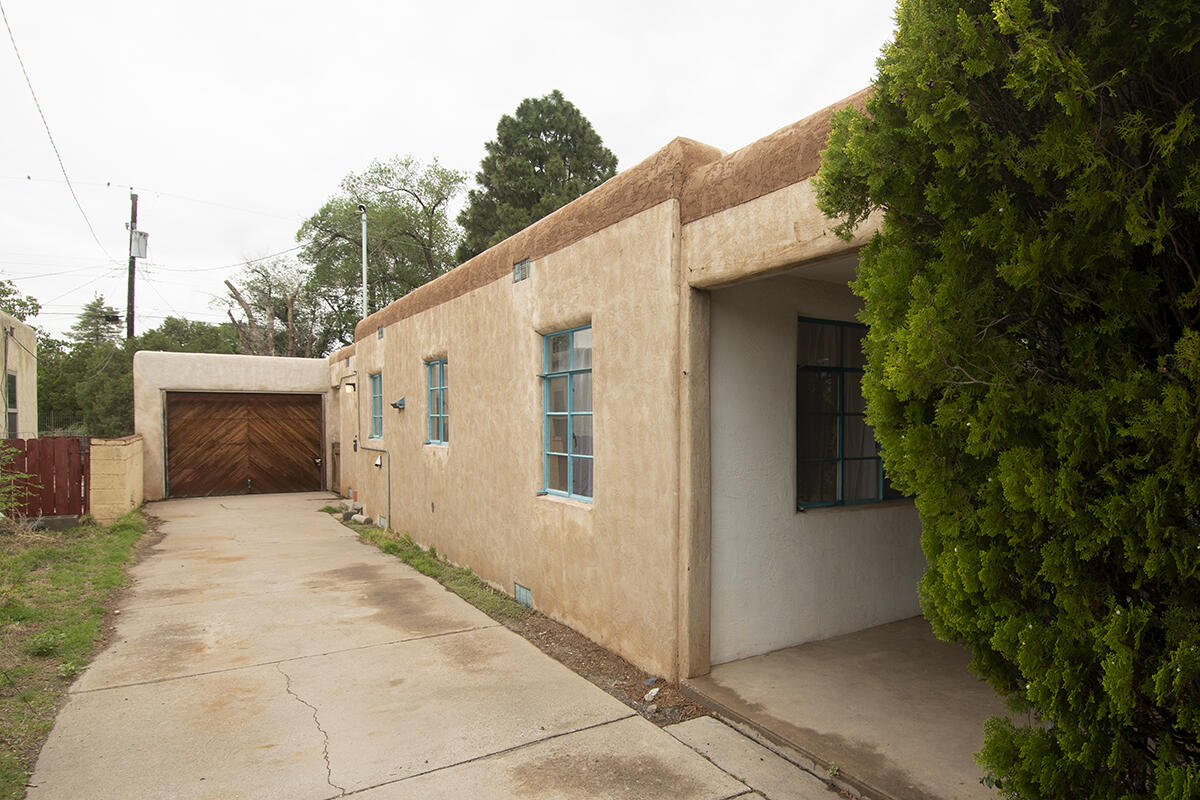 1029 Princeton Drive NE, Albuquerque, NM 87106