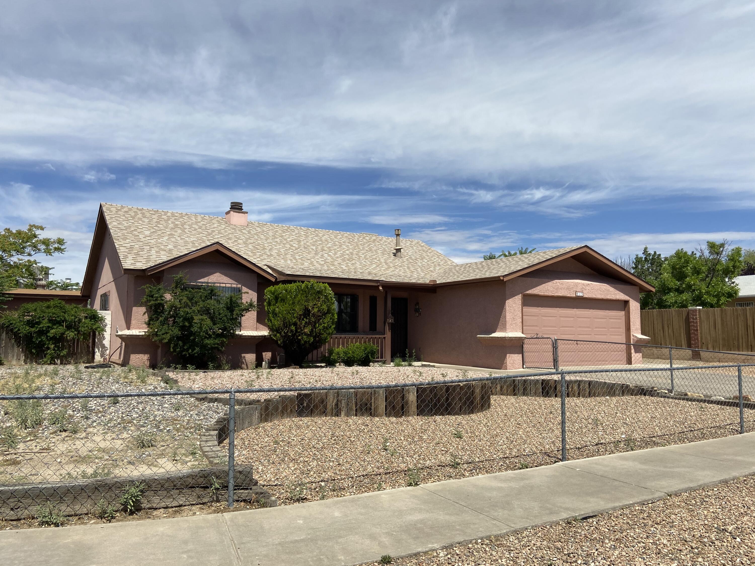 923 Sunridge Road SW, Albuquerque, NM 87121