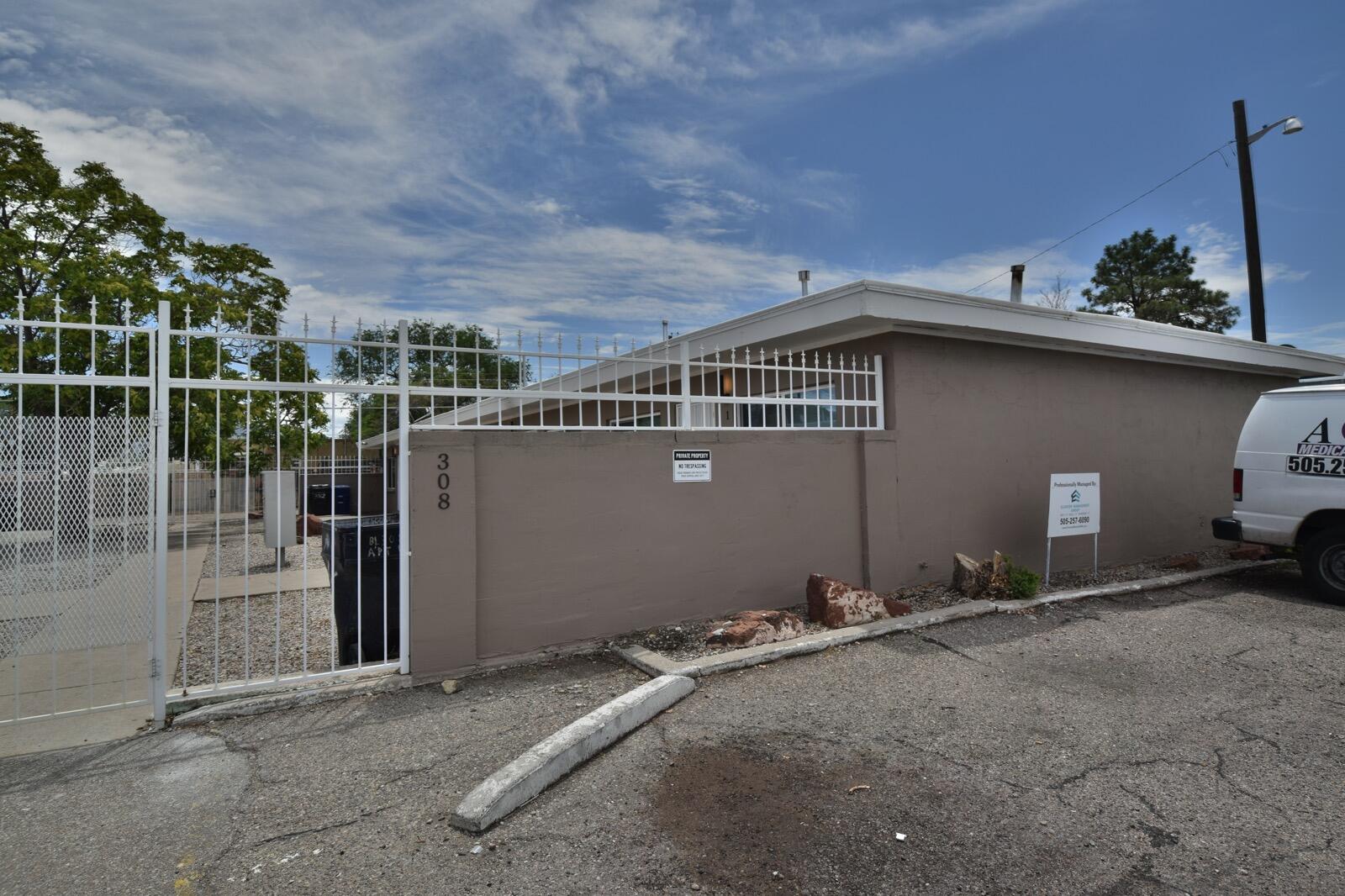 308 Charleston Street NE, Albuquerque, NM 87108