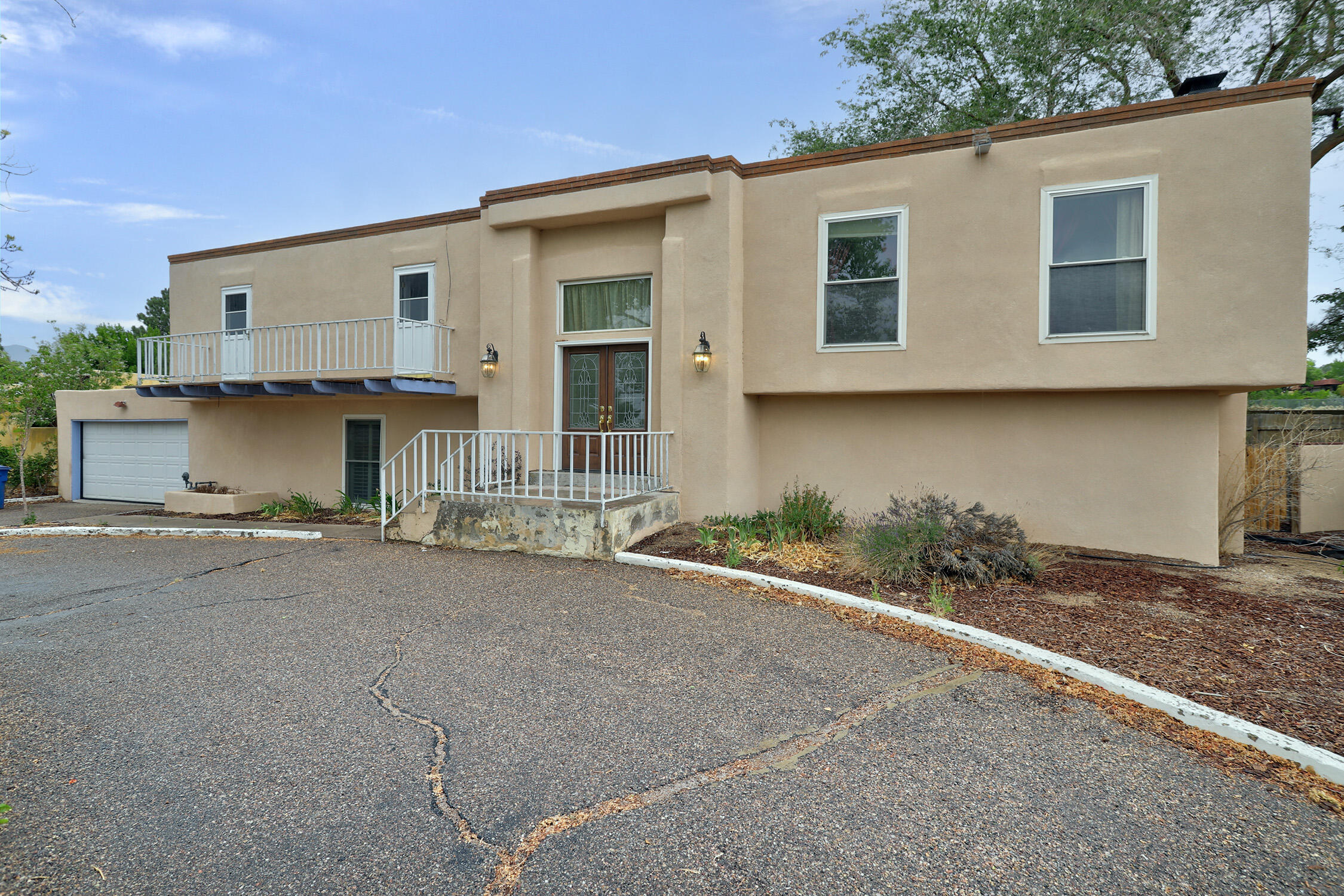 1012 Bernalillo Place SE, Albuquerque, NM 87123