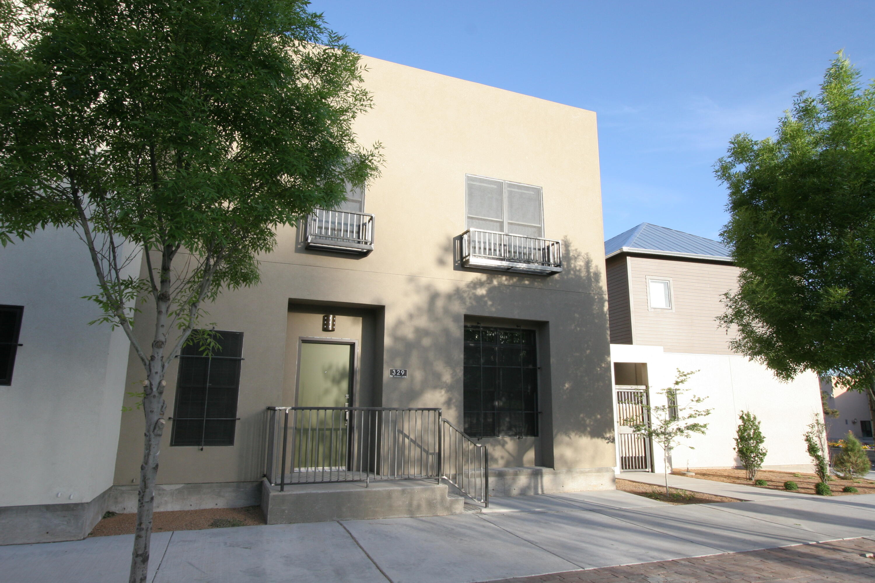 329 Bel Vedere Lane, Albuquerque, NM 87102