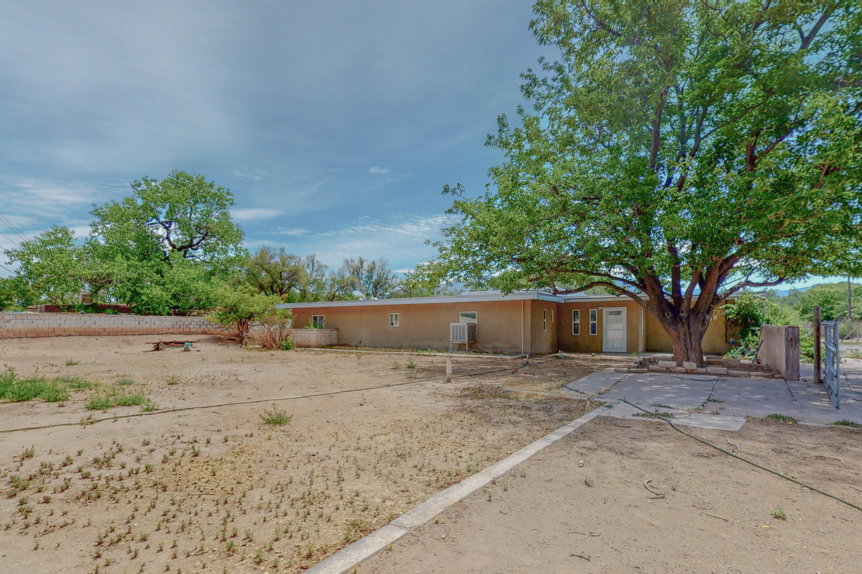 17 Arabian Lane, Corrales, NM 87048