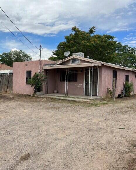 1553 Dennison Road SW, Albuquerque, NM 87105