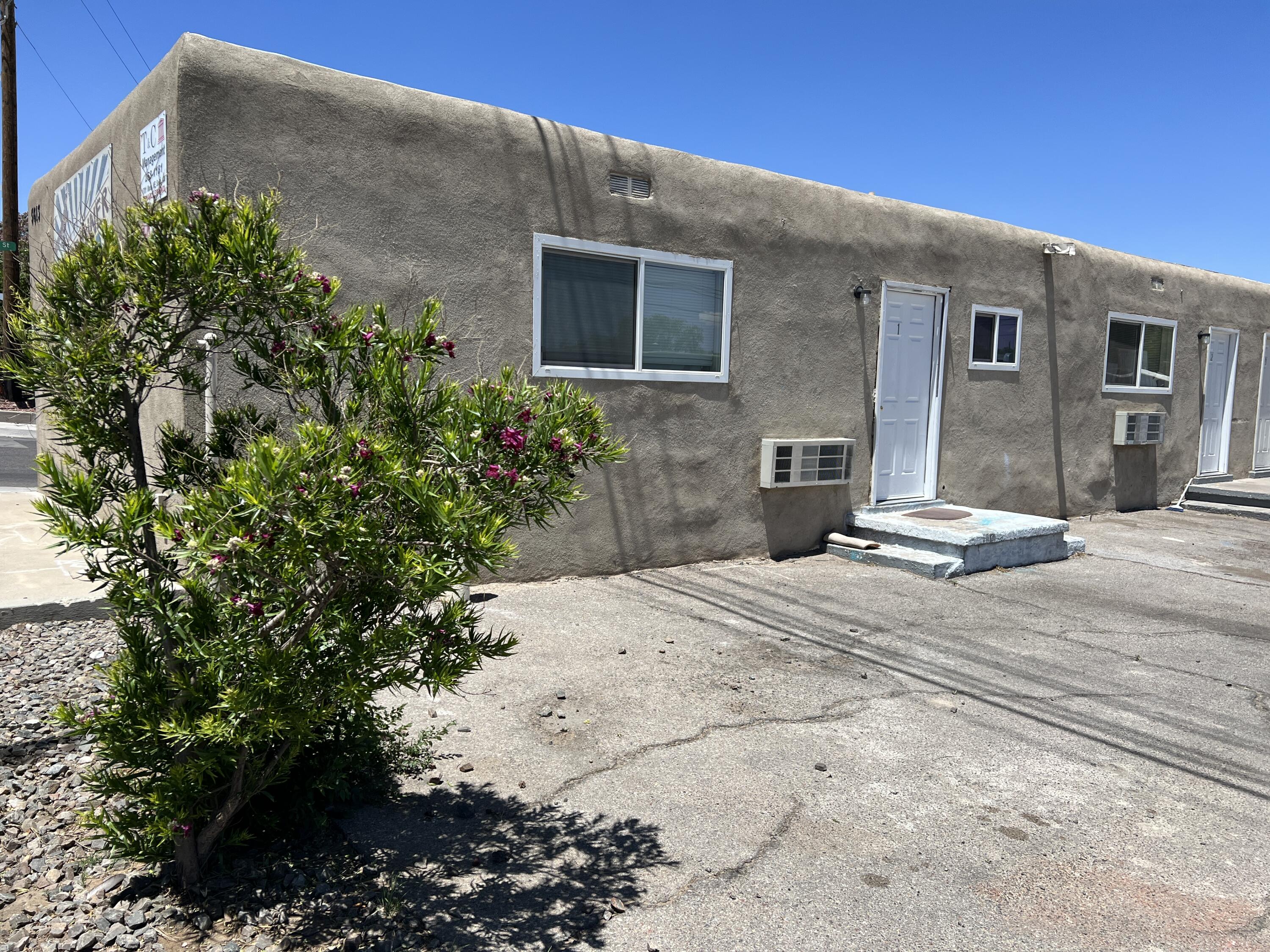 5613 Central Avenue NW, Albuquerque, NM 87105