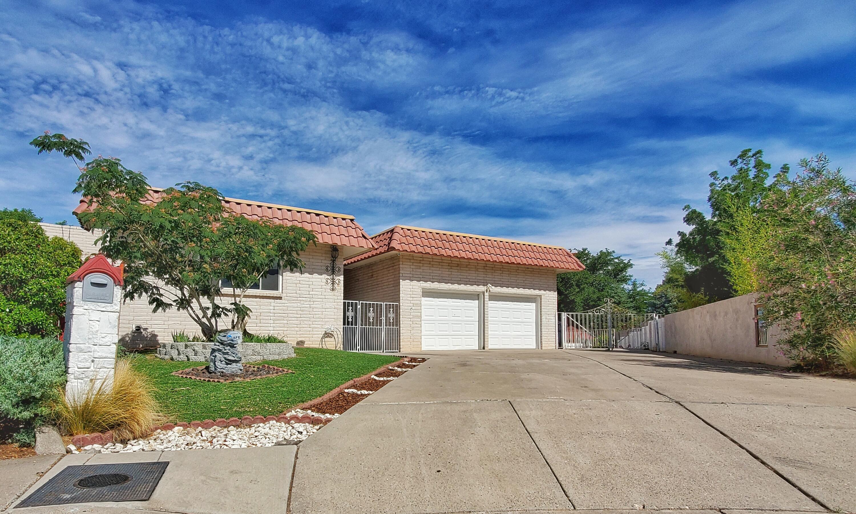 12521 Apache Court NE, Albuquerque, NM 87112