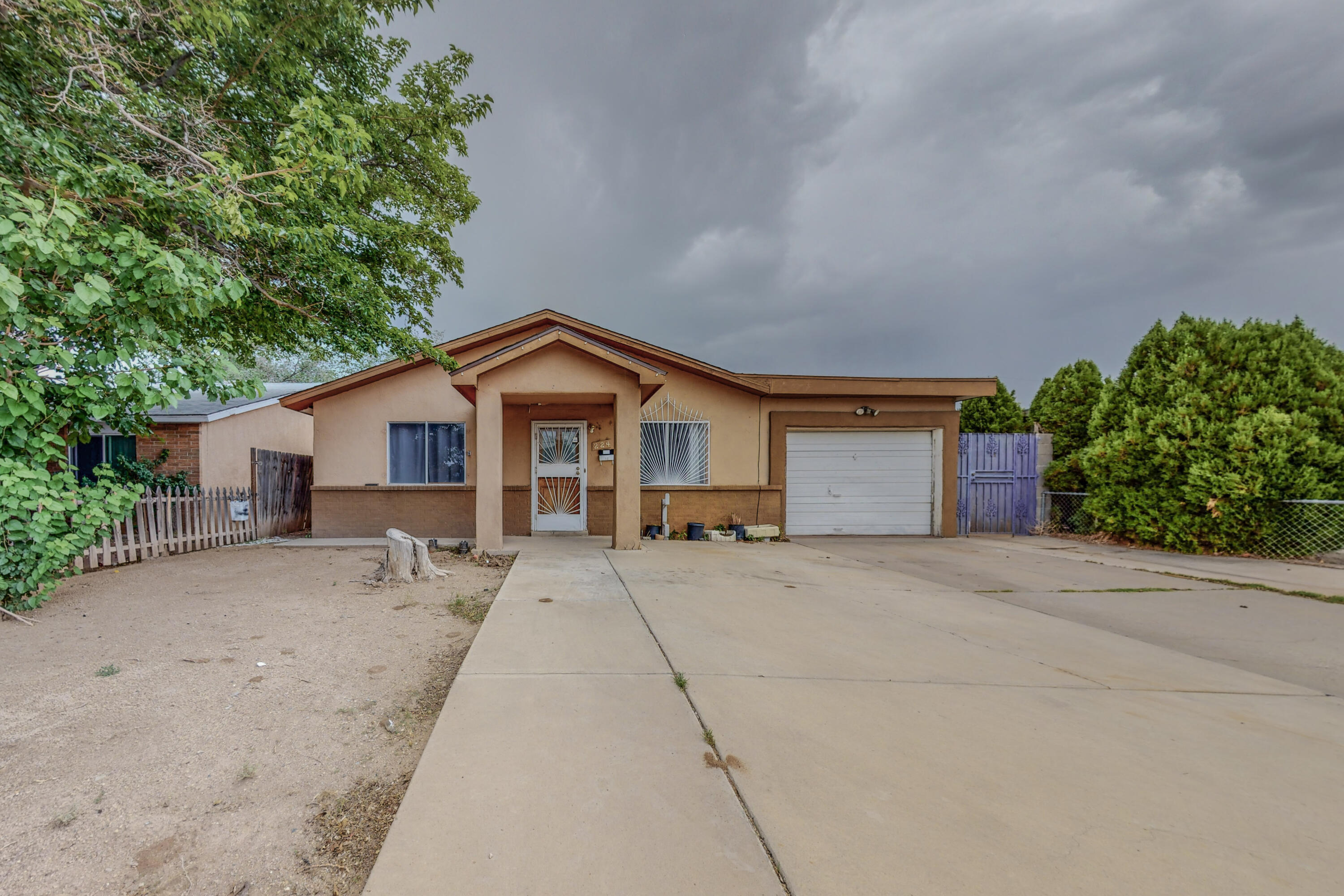 224 Erbbe Street NE, Albuquerque, NM 87123