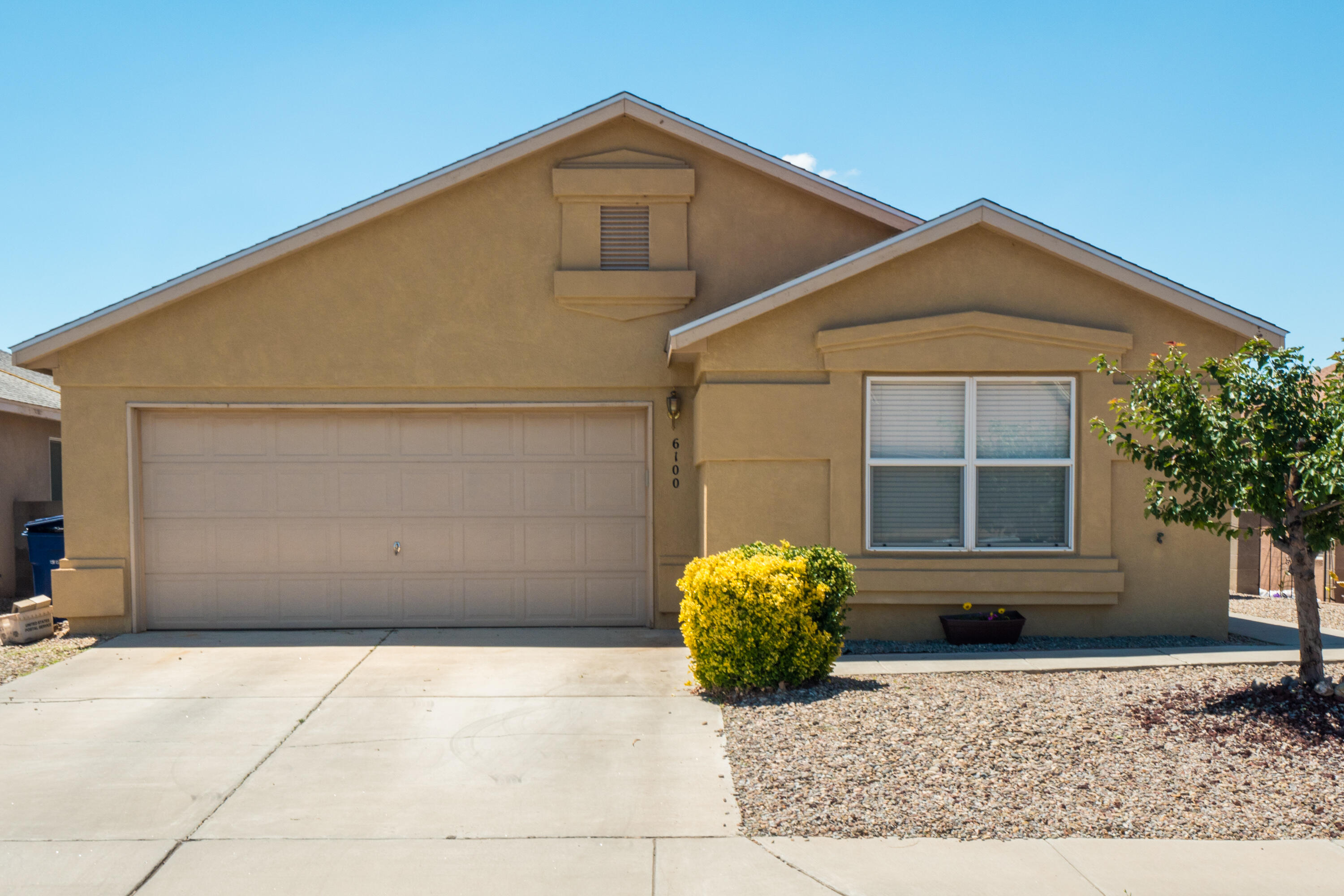 Lovely single-story 3 bed 2 bath home located in the desirable Tuscany subdivision. This home features an open floor plan with amazing natural light throughout. Save on water and electricity with a xeriscaped yard and solar panels to be paid off at closing! This home is conveniently located near shopping, schools, restaurants, and a golf course.