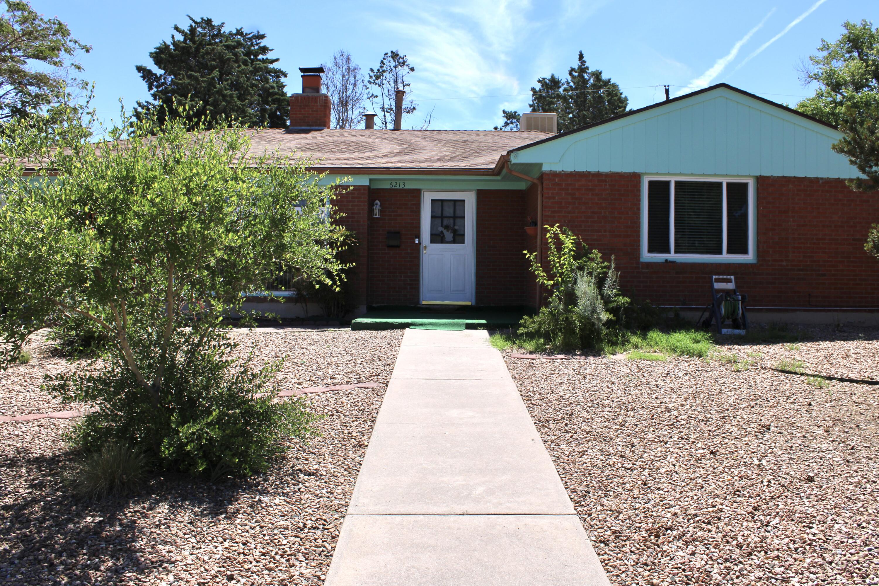 6213 Mossman Place NE, Albuquerque, NM 87110