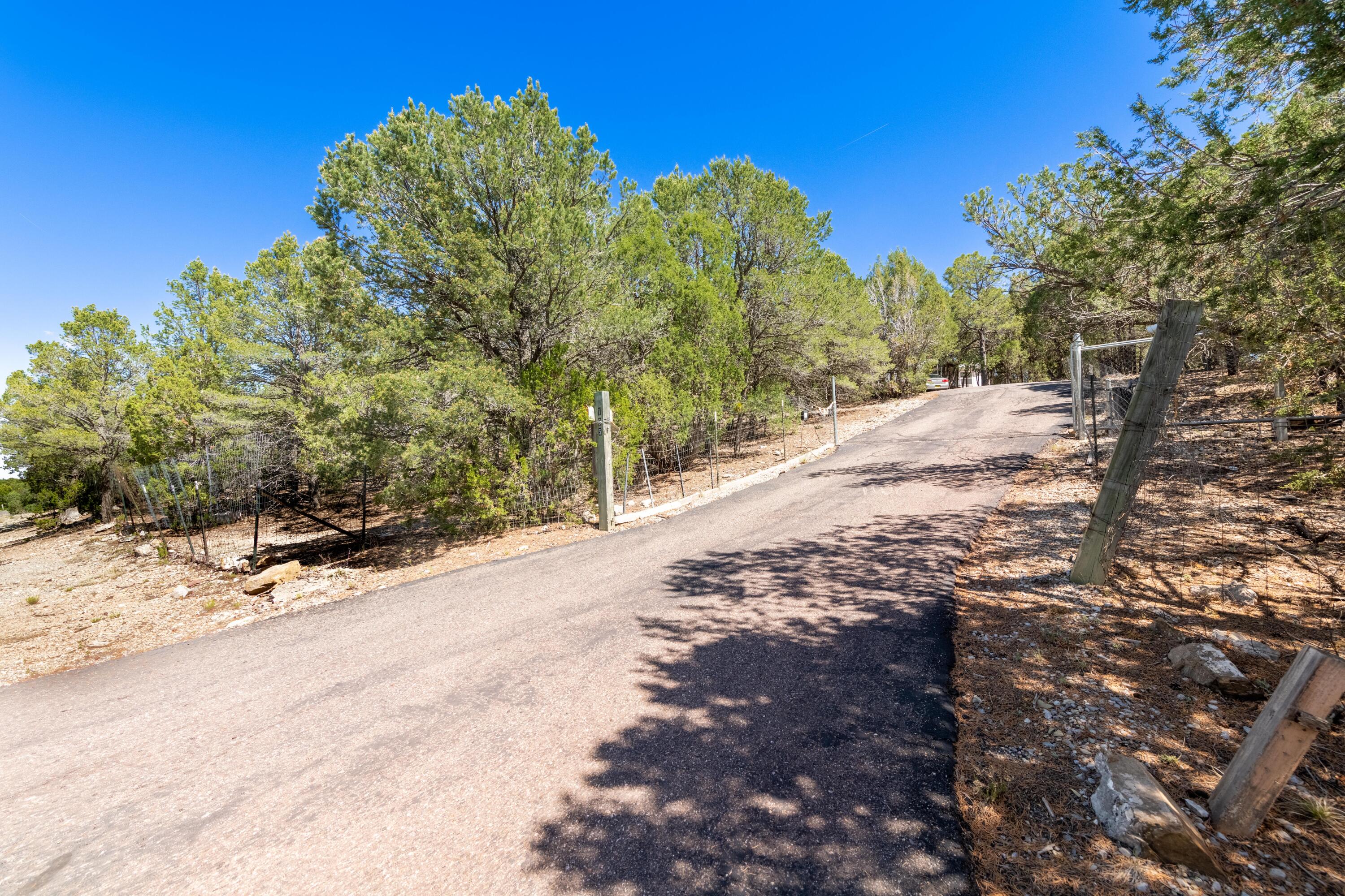 165 Holli Loop, Edgewood, NM 87015