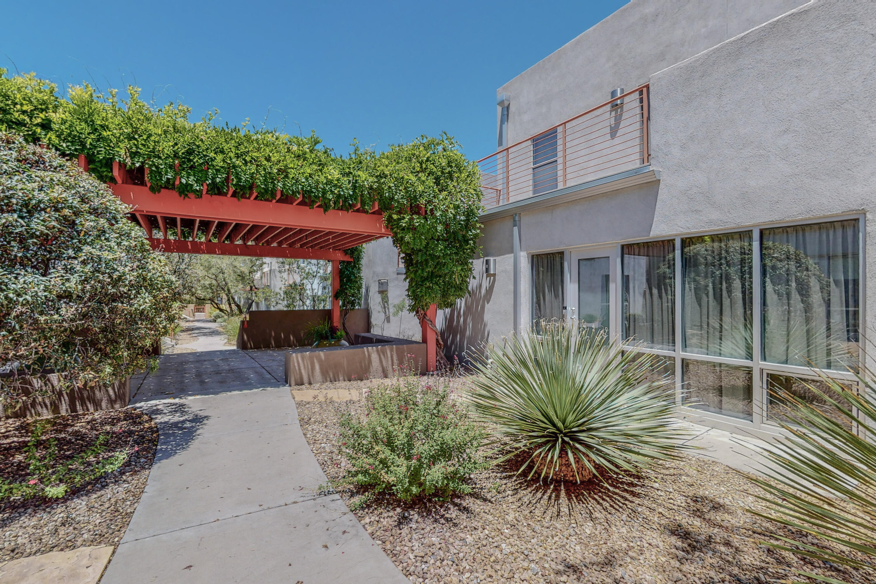 3920 Silver Avenue SE, Albuquerque, NM 87108
