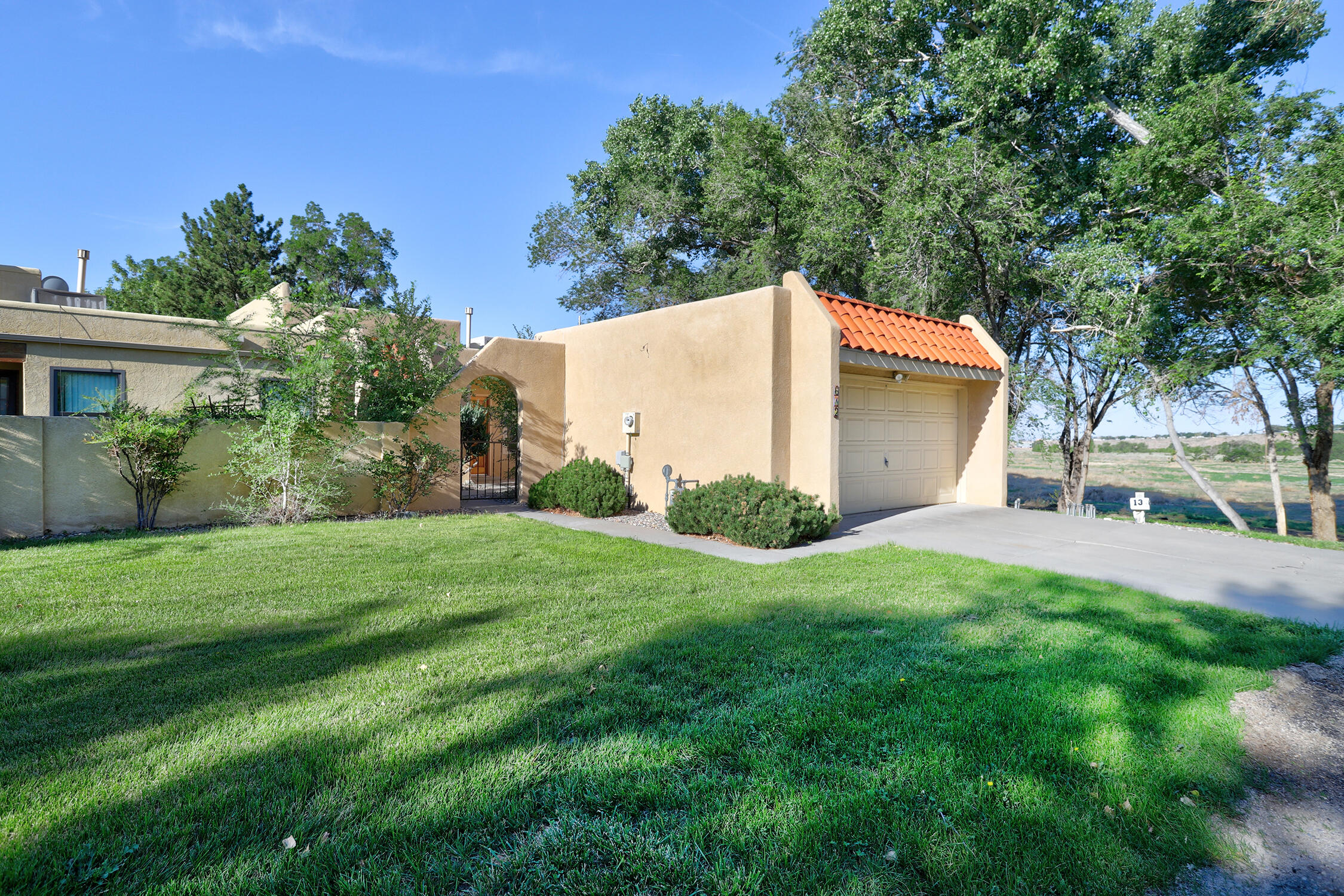 612 Willow Court SE, Albuquerque, NM 87123