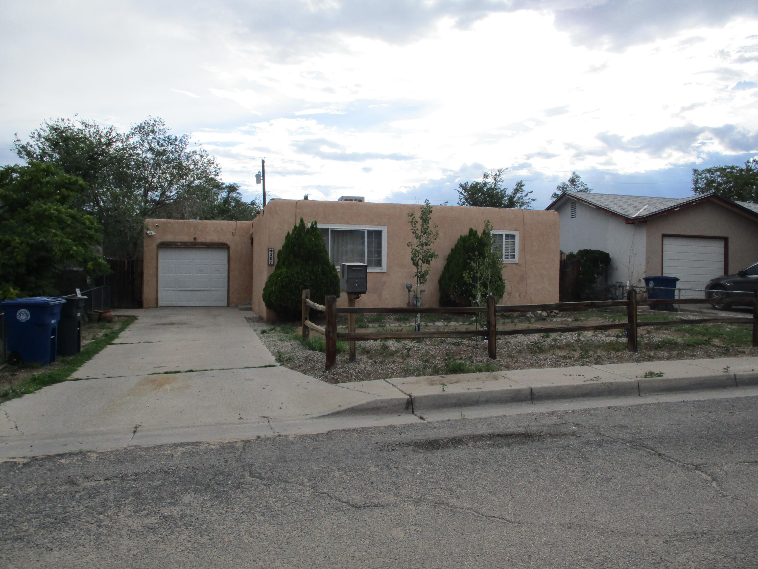 301 63Rd Street SW, Albuquerque, NM 87121