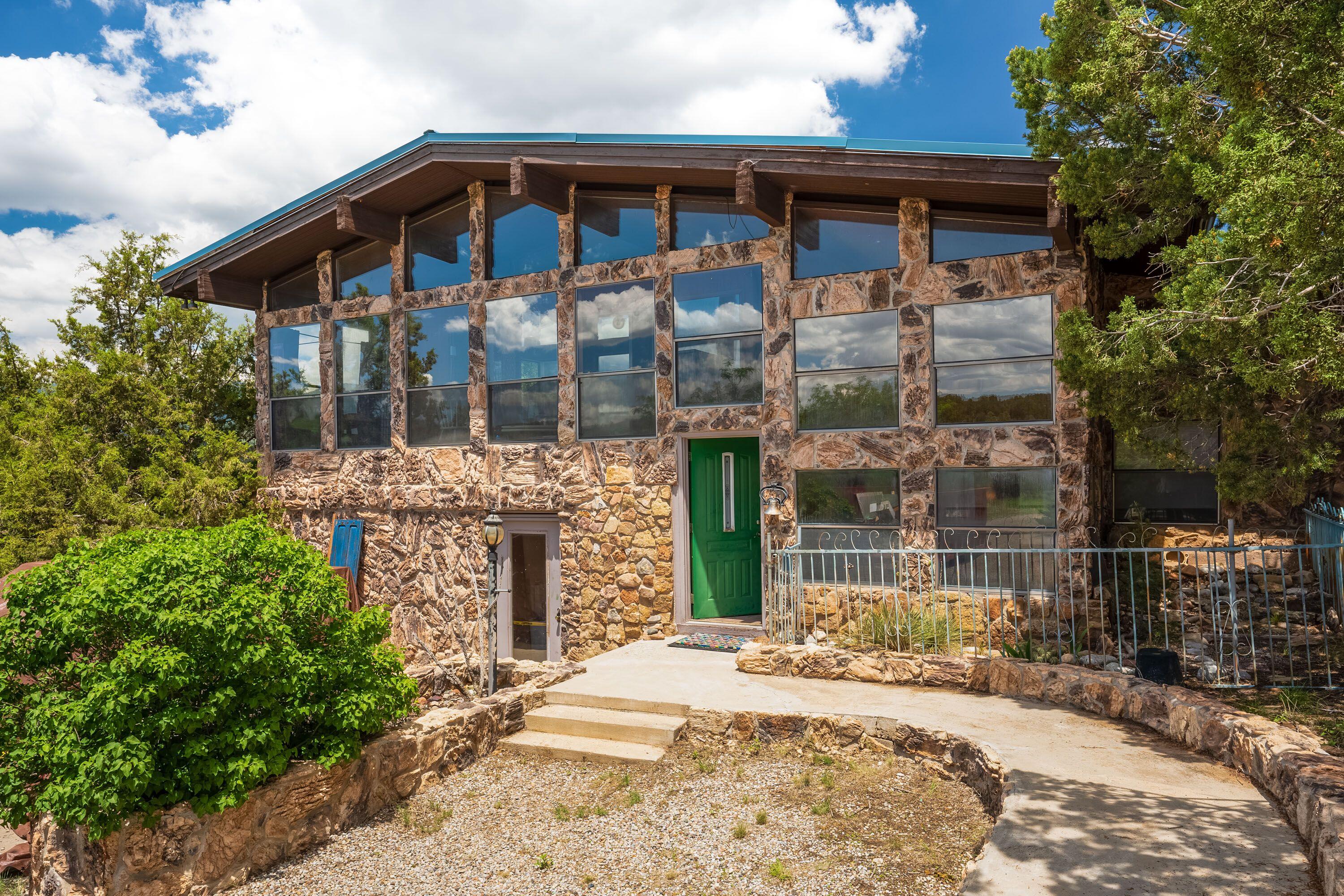 92 Valle Hermosa Road, Sandia Park, NM 87047
