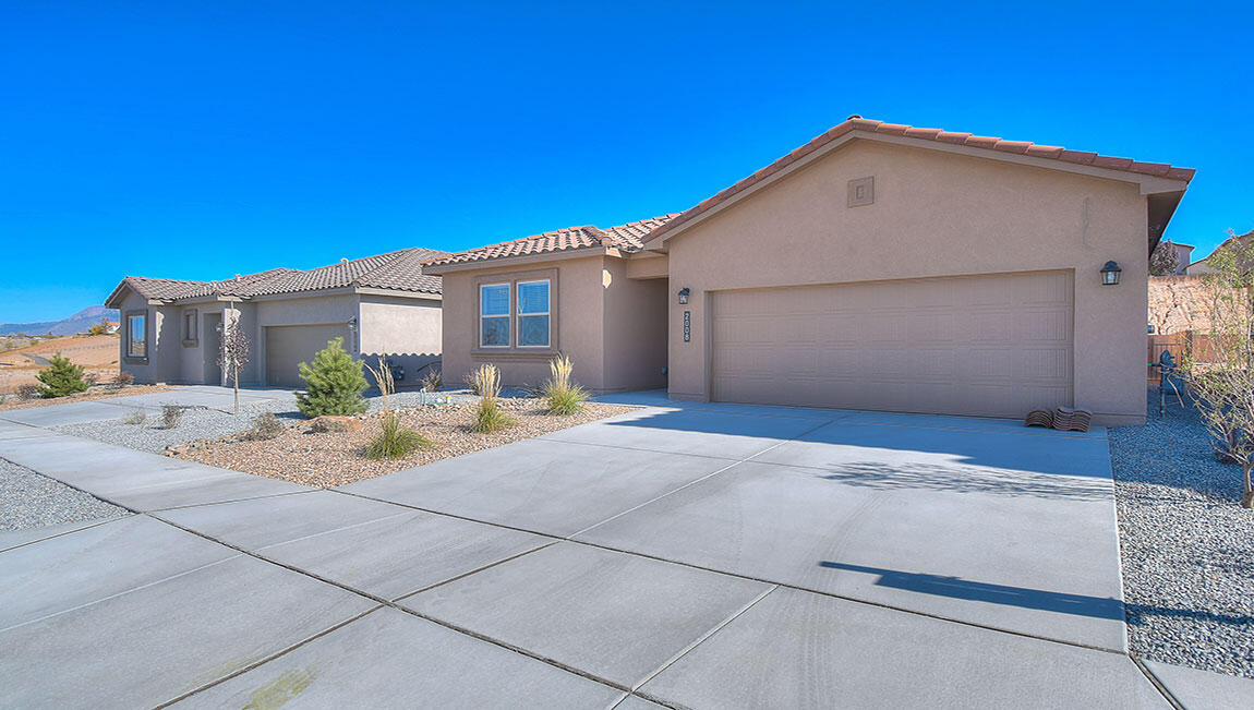 1867 Tesoro Loop, Los Lunas, NM 87031