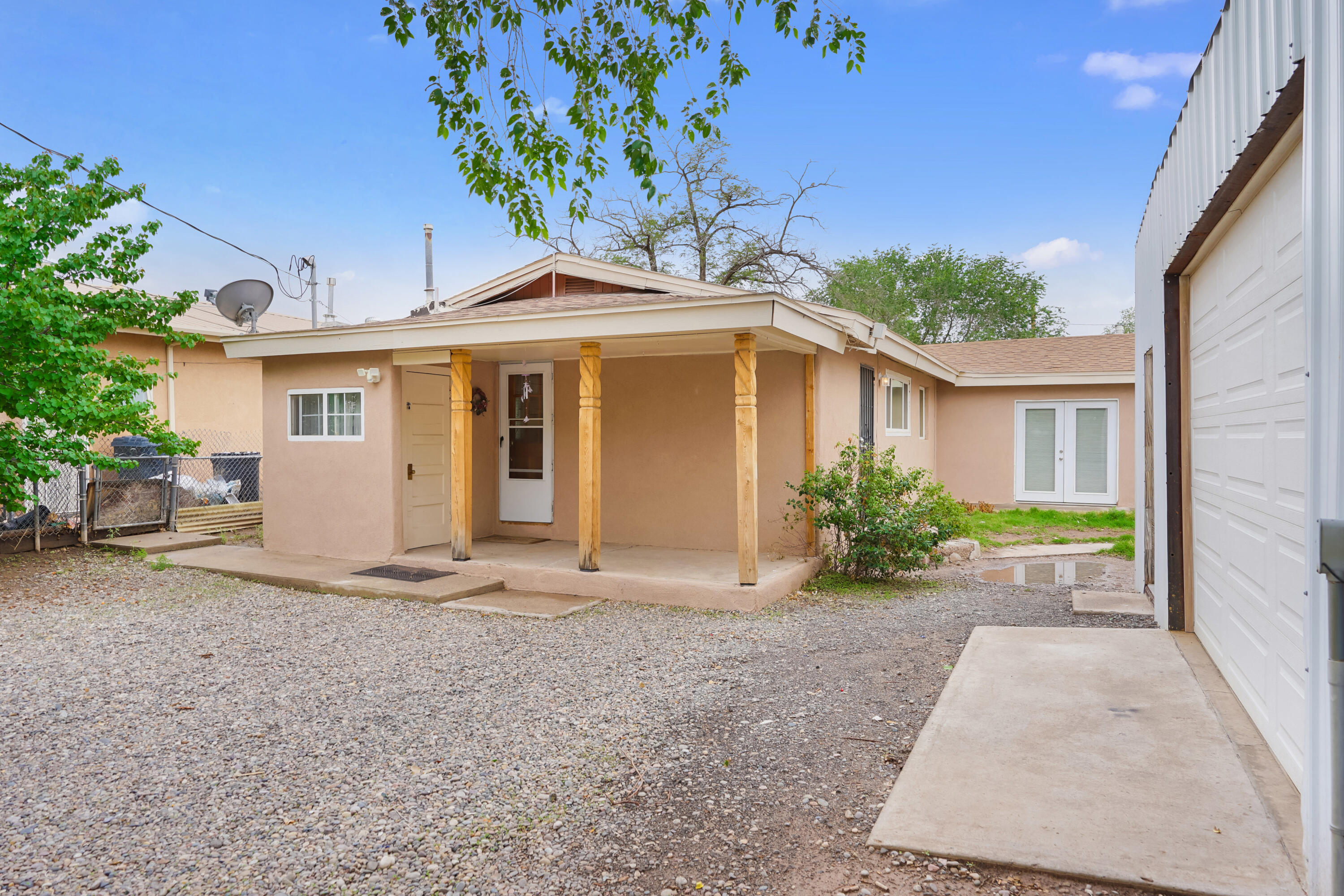 220 1/2 Thaxton Avenue SE, Albuquerque, NM 87102