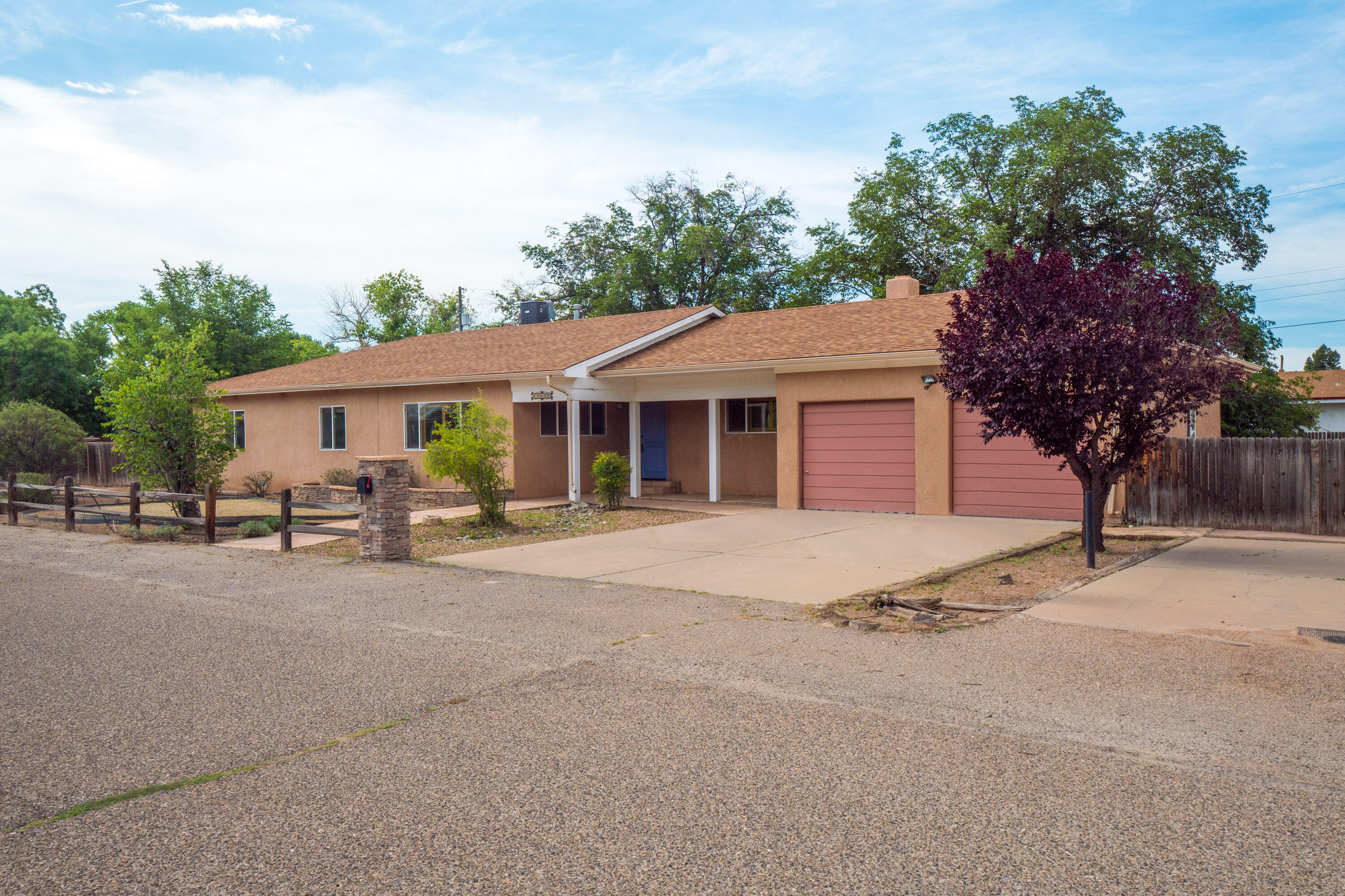 308 Enchanted Valley Road NW, Los Ranchos, NM 87107