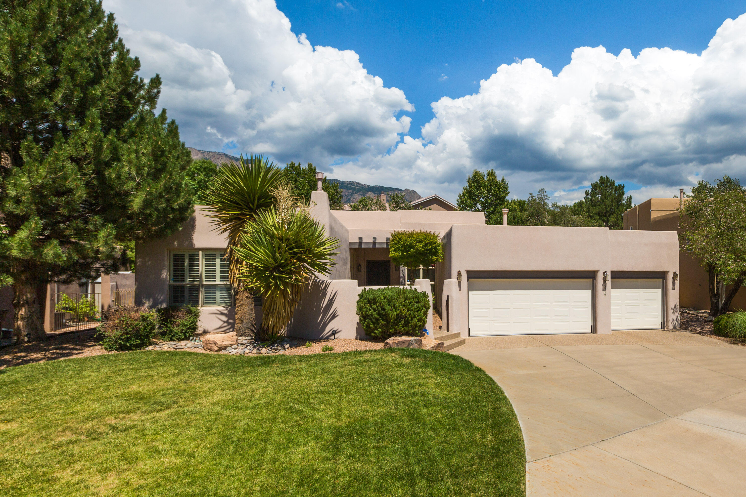 12215 Mirandy Drive NE, Albuquerque, NM 87122