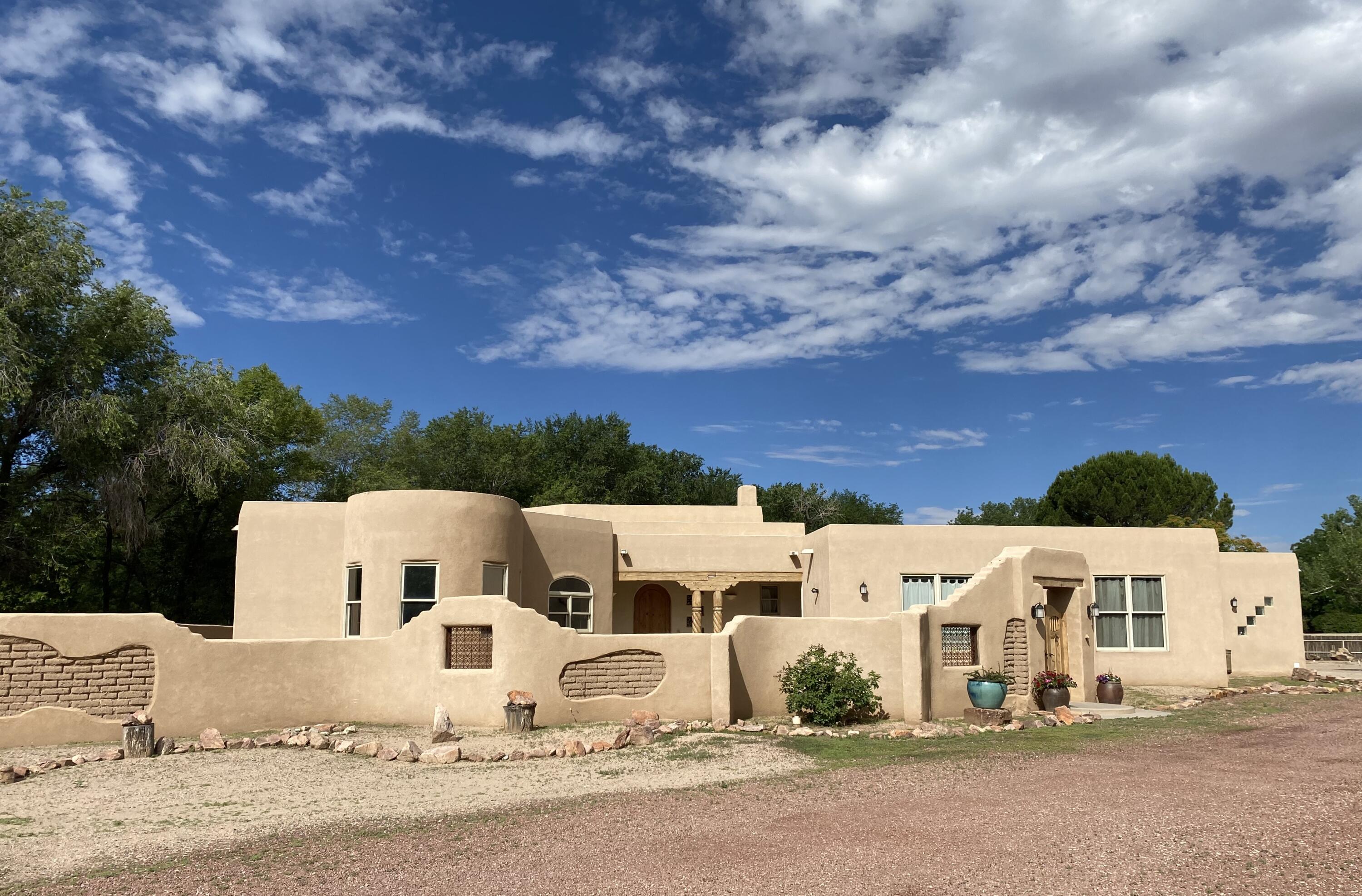 7829 Rio Grande Boulevard NW, Los Ranchos, NM 87107