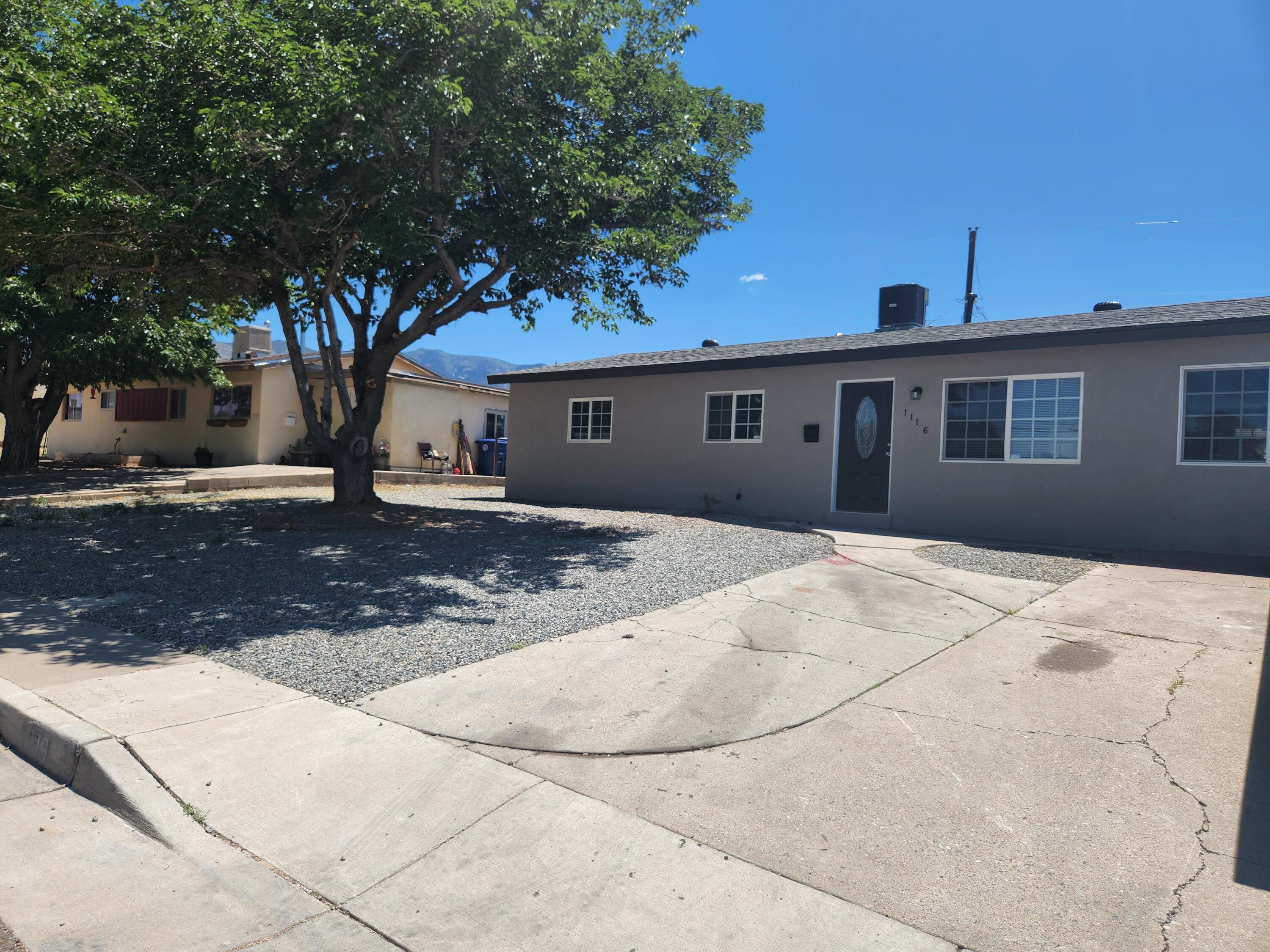 1116 Grace Street NE, Albuquerque, NM 87112