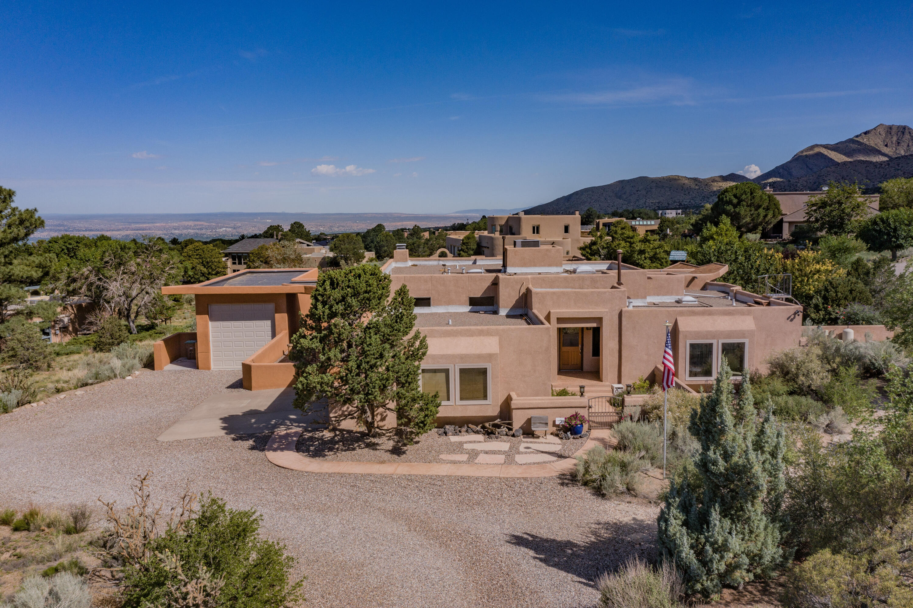 536 Black Bear Road NE, Albuquerque, NM 87122