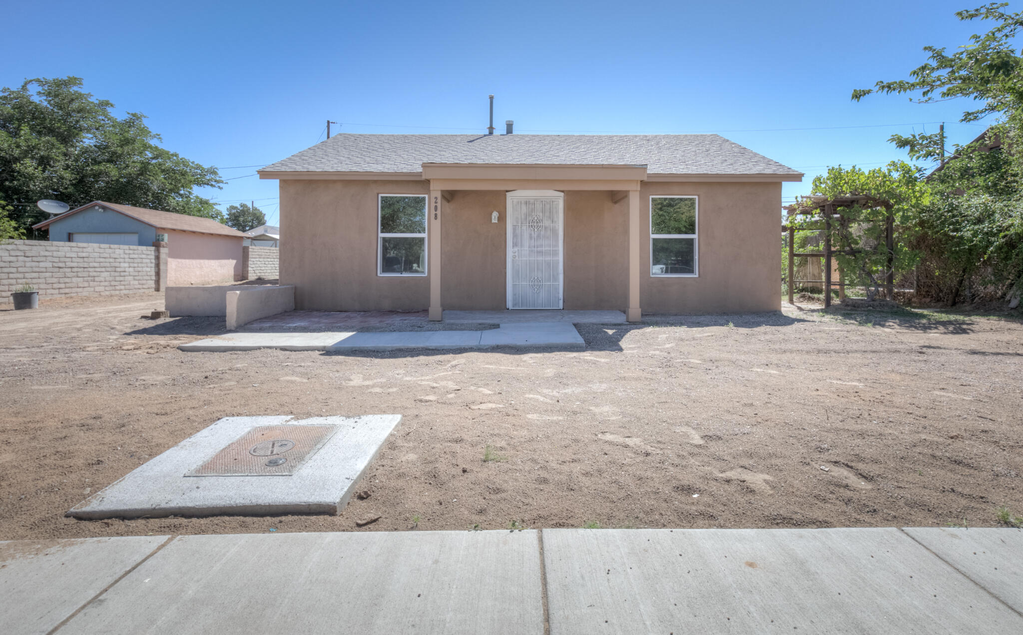 208 53Rd Street SW, Albuquerque, NM 87105