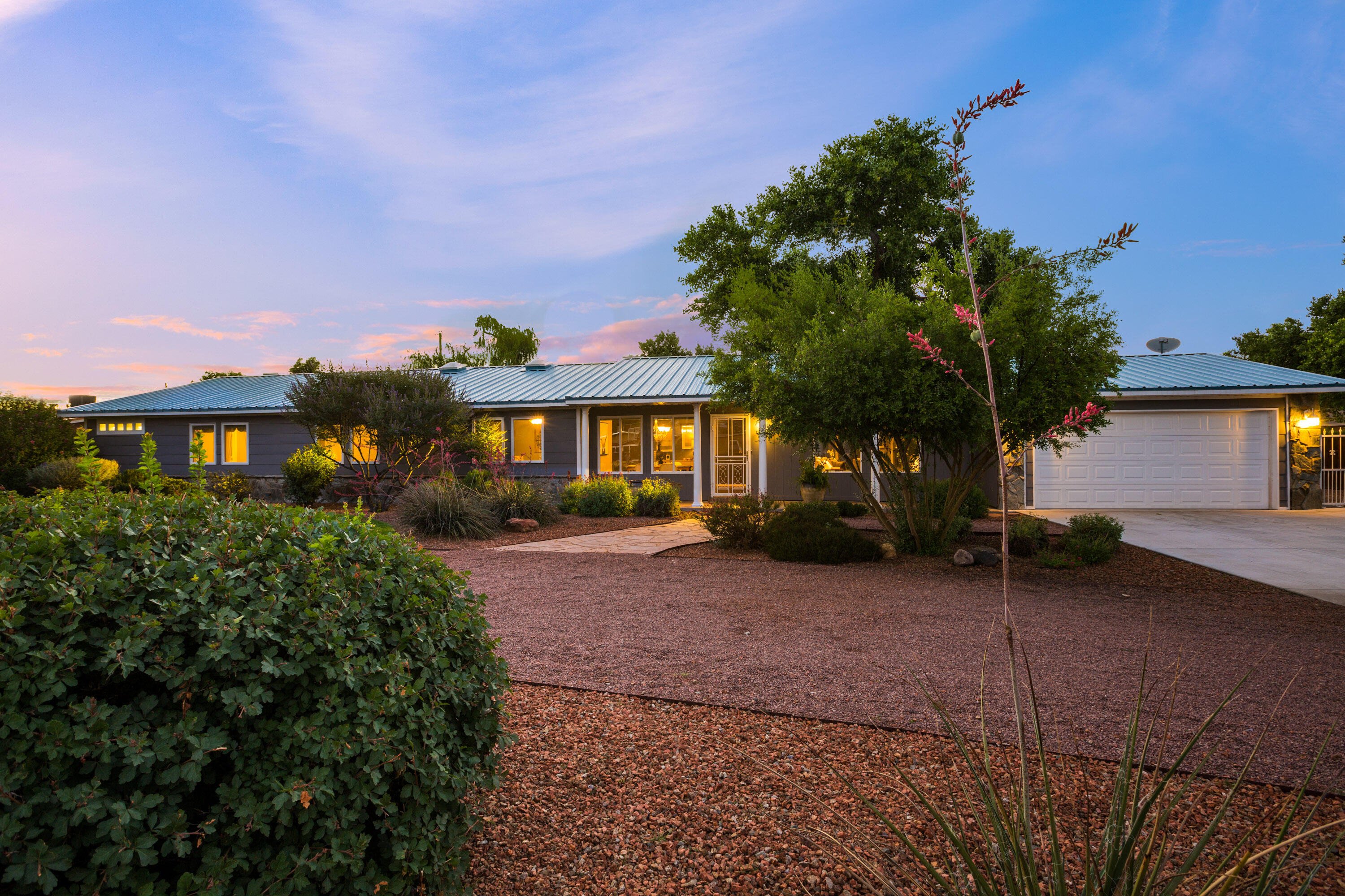 9919 Riverside Road NW, Albuquerque, NM 87114
