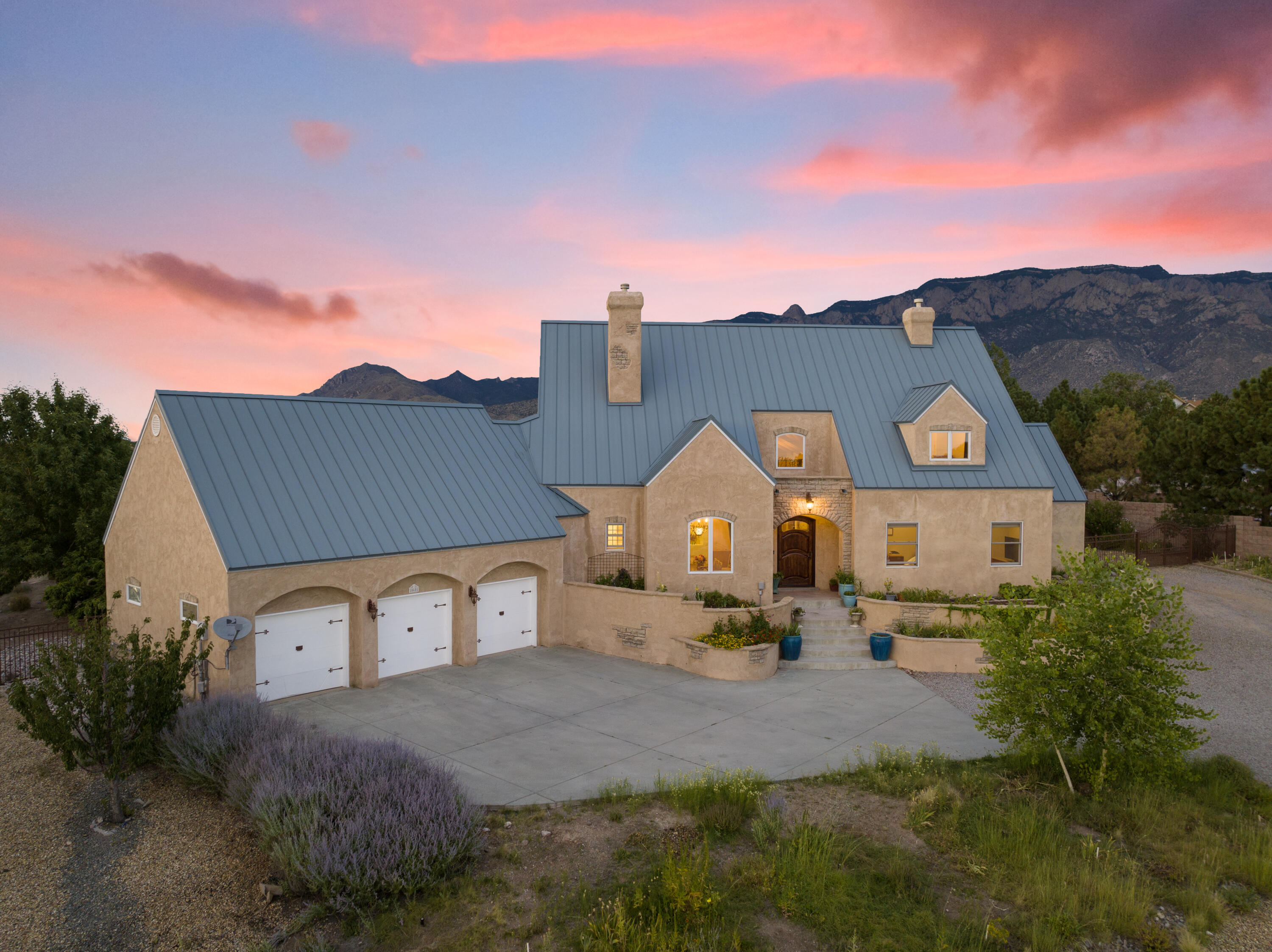 10601 Ranchitos Road NE, Albuquerque, NM 87122