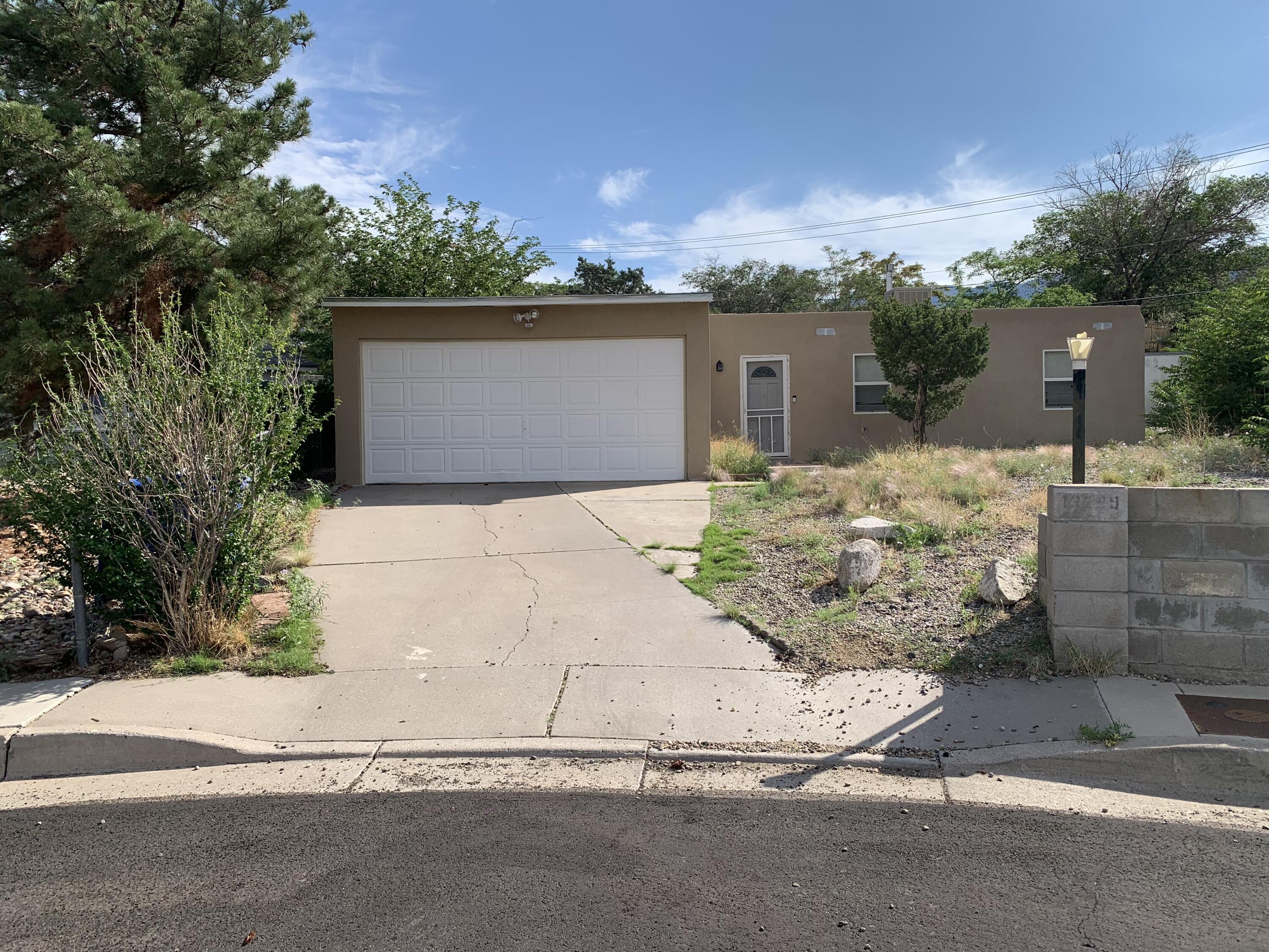 13209 Westview Court NE, Albuquerque, NM 87123