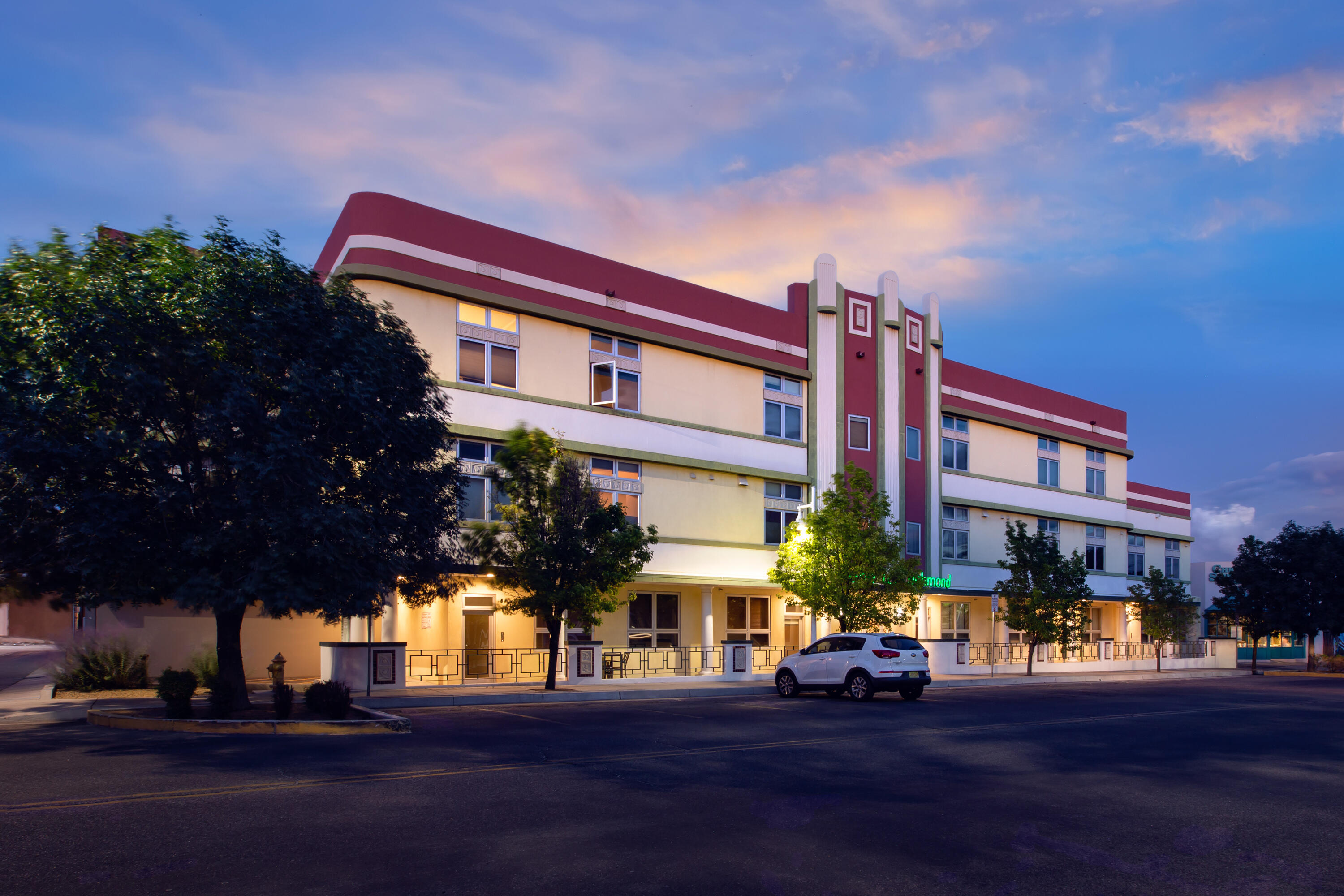 110 Richmond Drive SE 202, Albuquerque, NM 87106