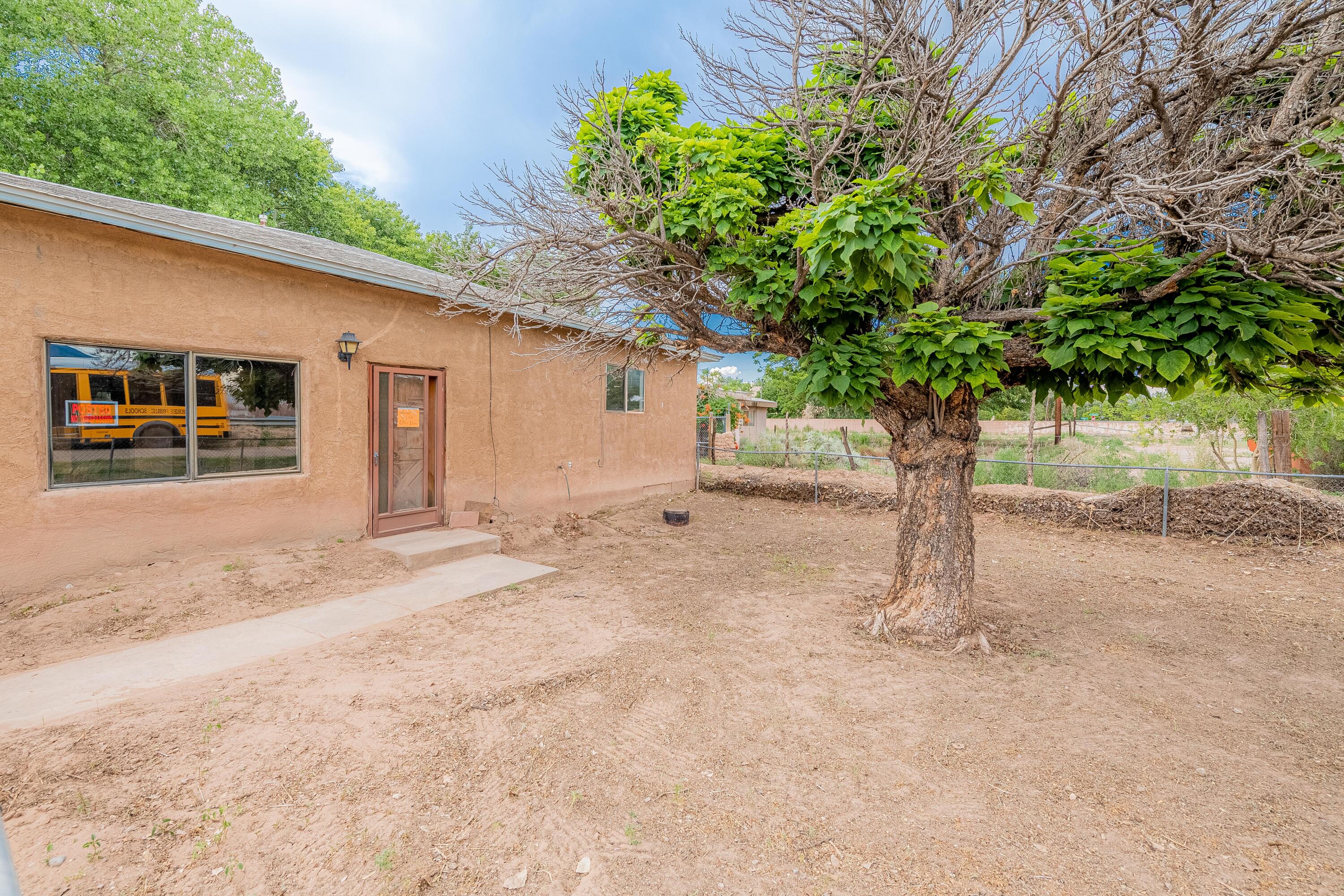 7309 Corrales Road, Corrales, NM 87048