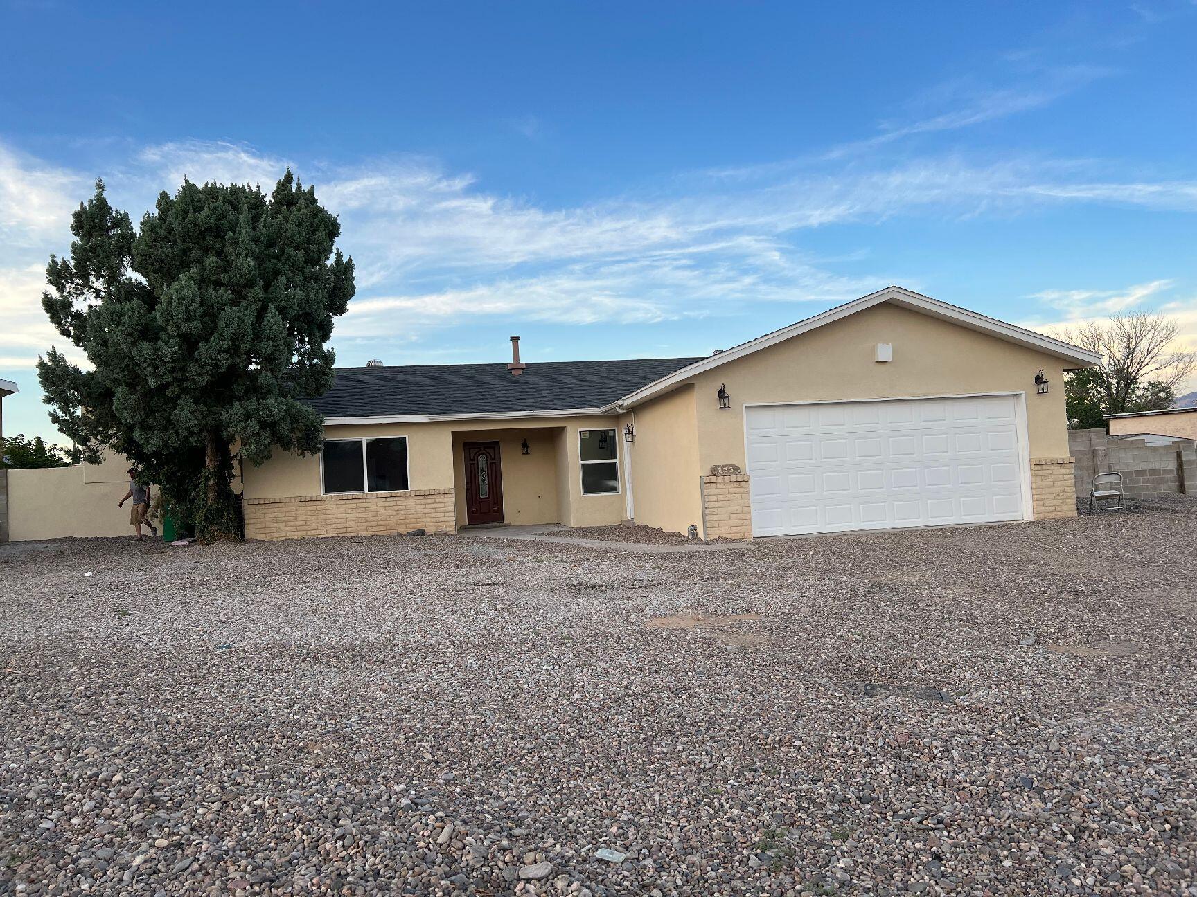 833 Lisbon Avenue SE, Rio Rancho, NM 87124