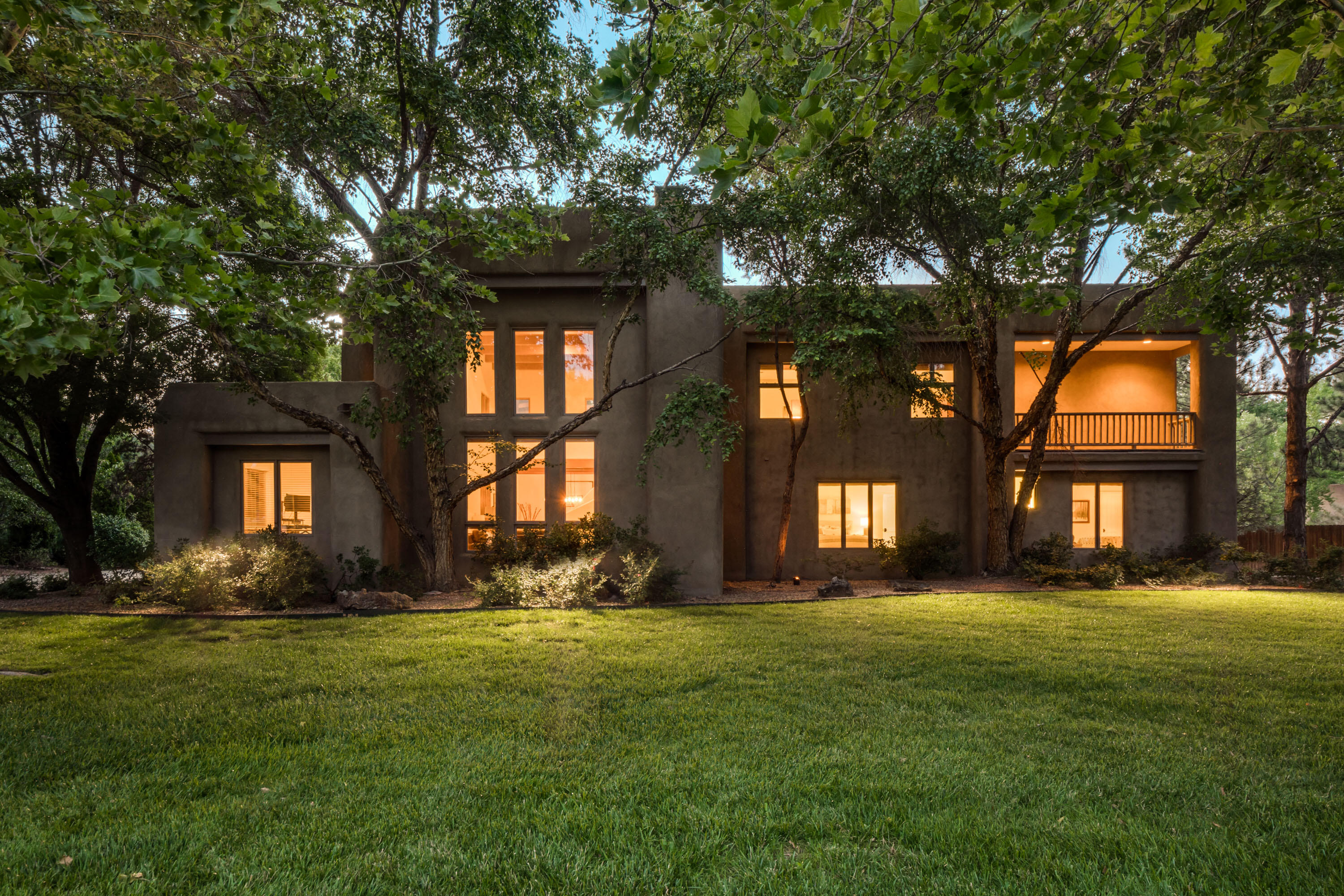 1703 Edwardo Y Juanita Court NW, Los Ranchos, NM 87107
