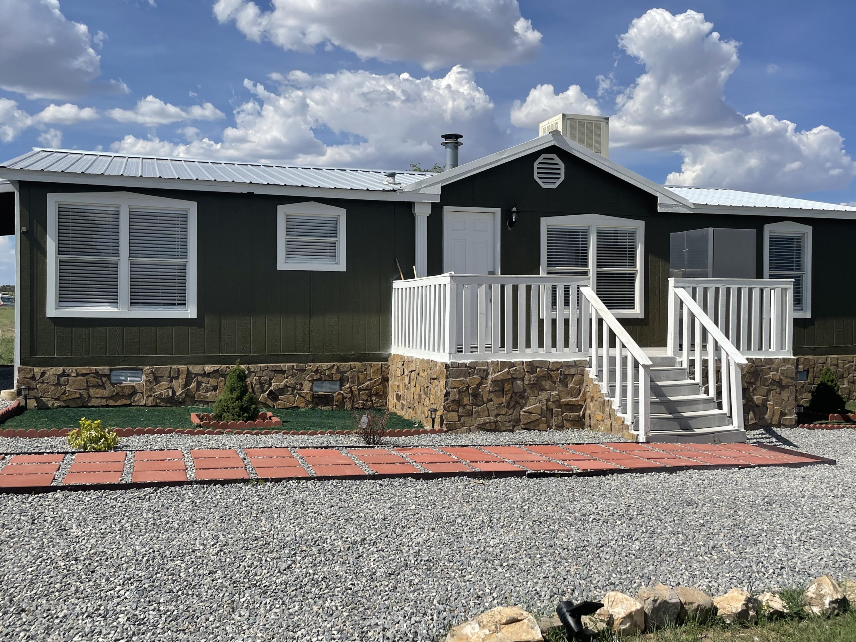 4 Charlotte Court, Edgewood, NM 87015