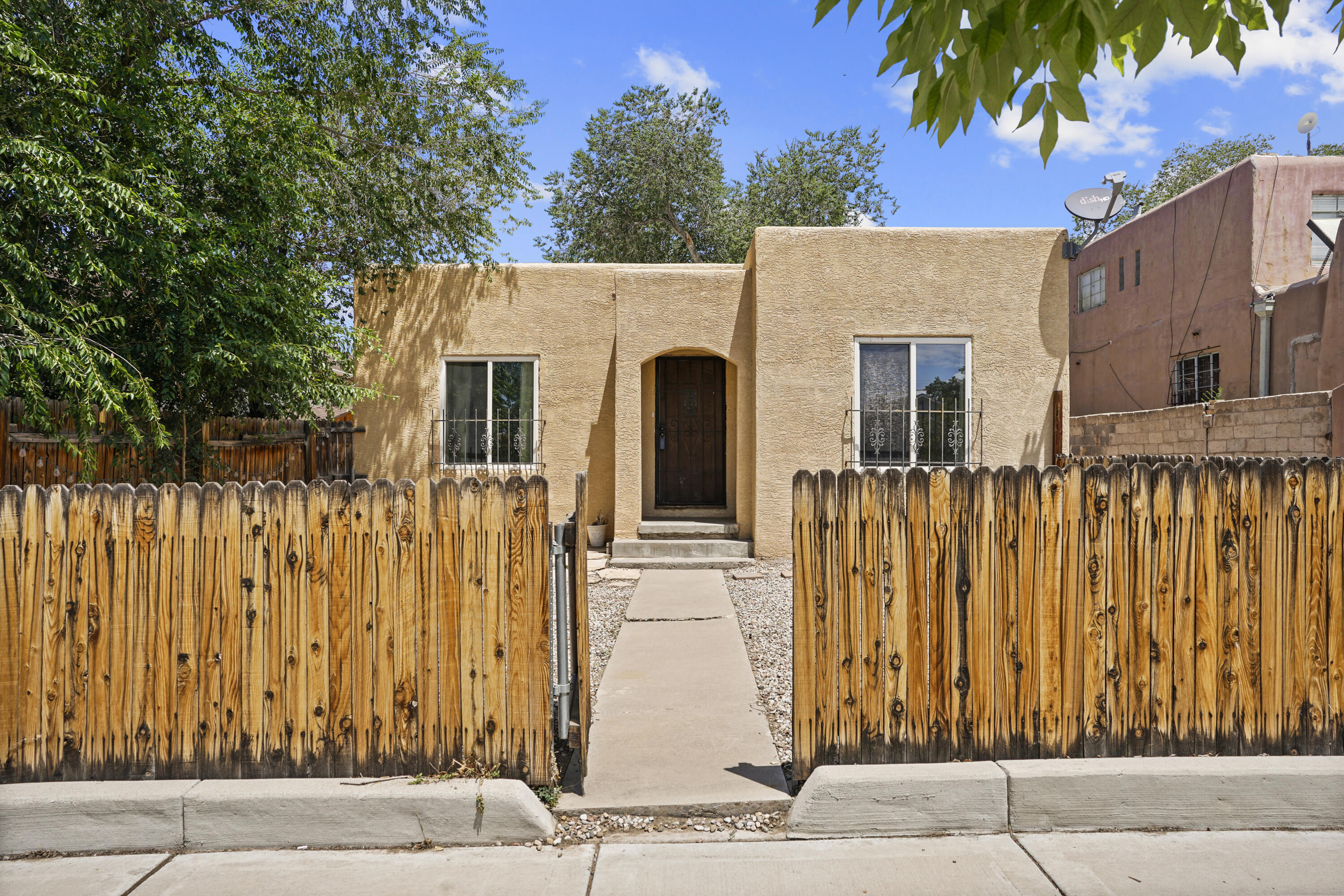 1605 Lead Avenue SE, Albuquerque, NM 87106