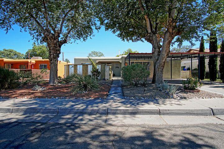 1008 Arizona Street SE, Albuquerque, NM 87108