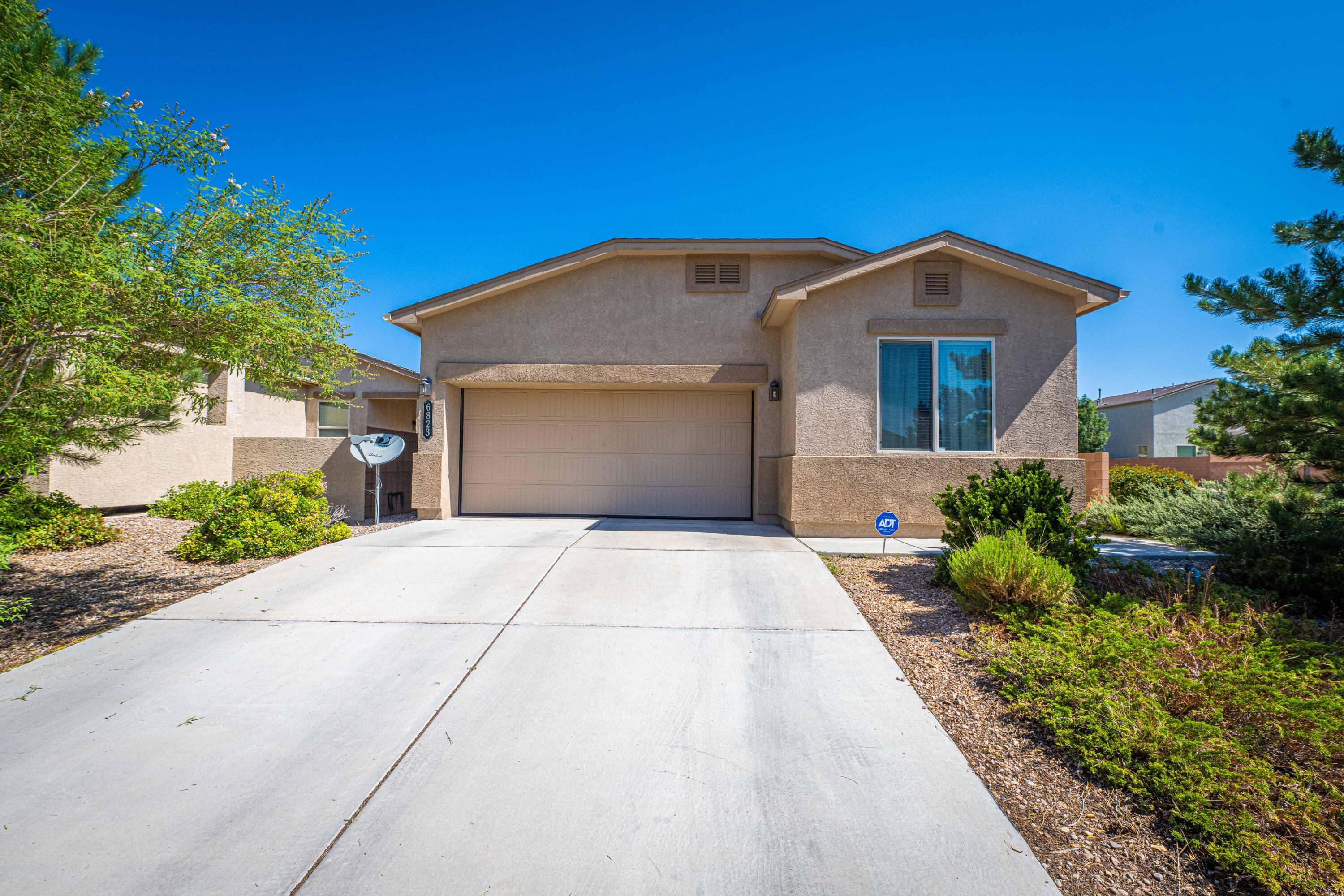 6823 Kayser Mill Road NW, Albuquerque, NM 87114