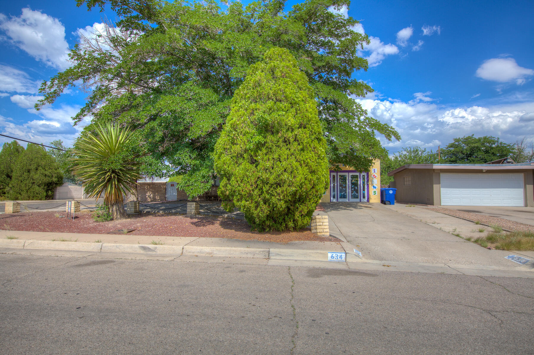 634 Espanola Street NE, Albuquerque, NM 87108