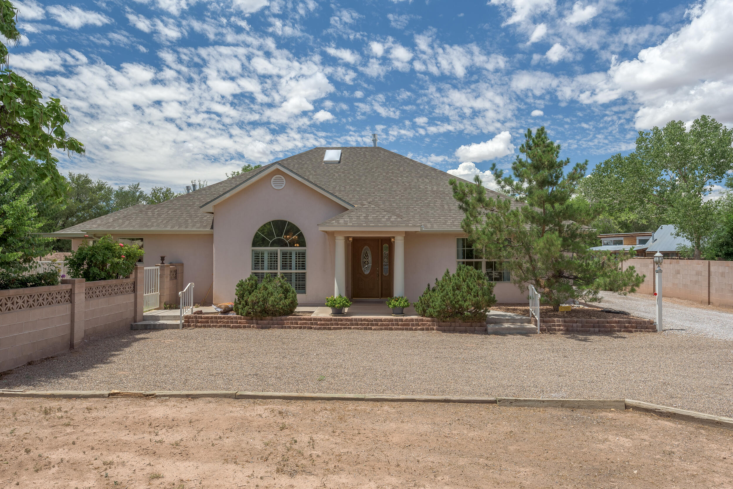 5619 Rio Grande Boulevard NW, Los Ranchos, NM 87107
