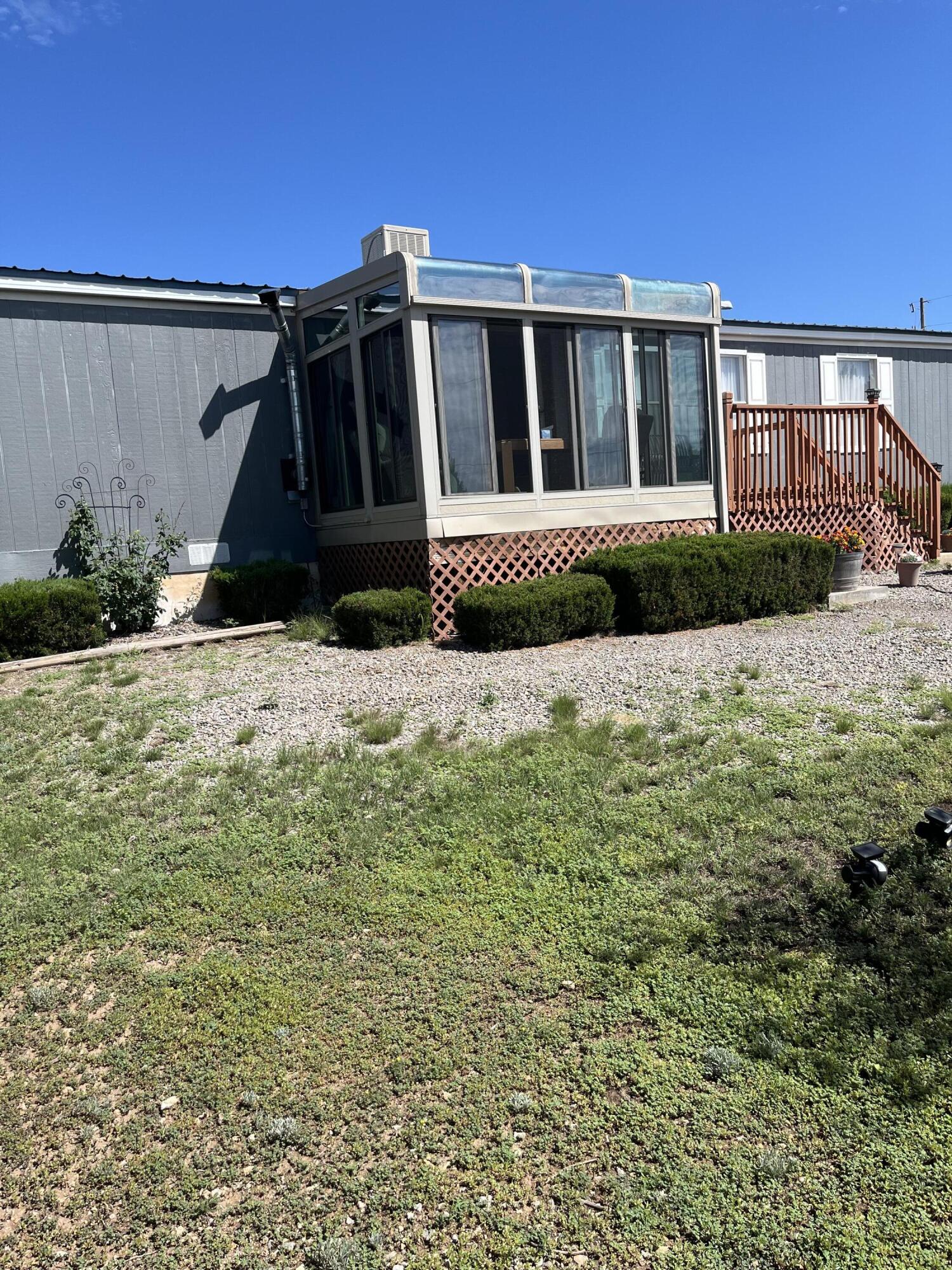 17 A E Willard Road, Edgewood, NM 87015