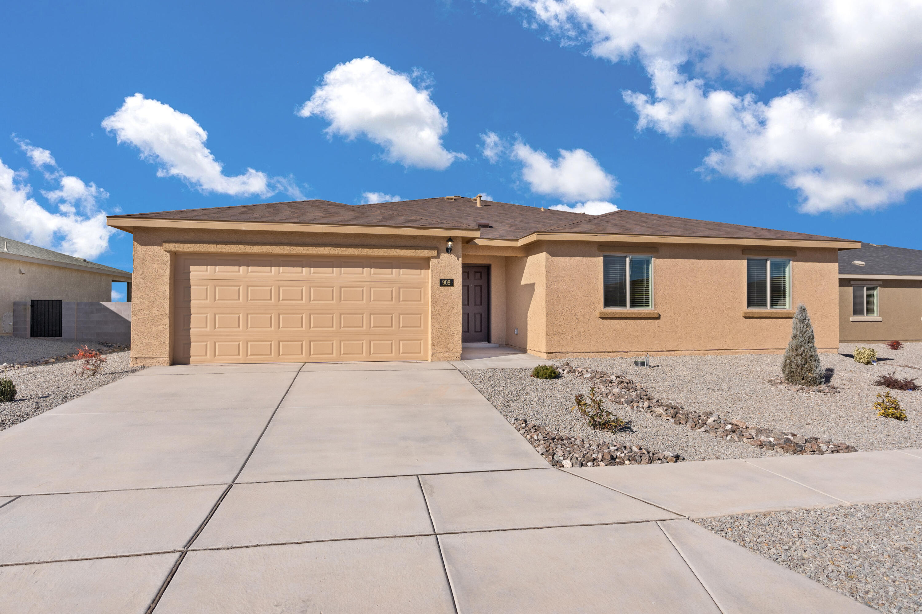 2409 Desi Loop, Belen, NM 87002