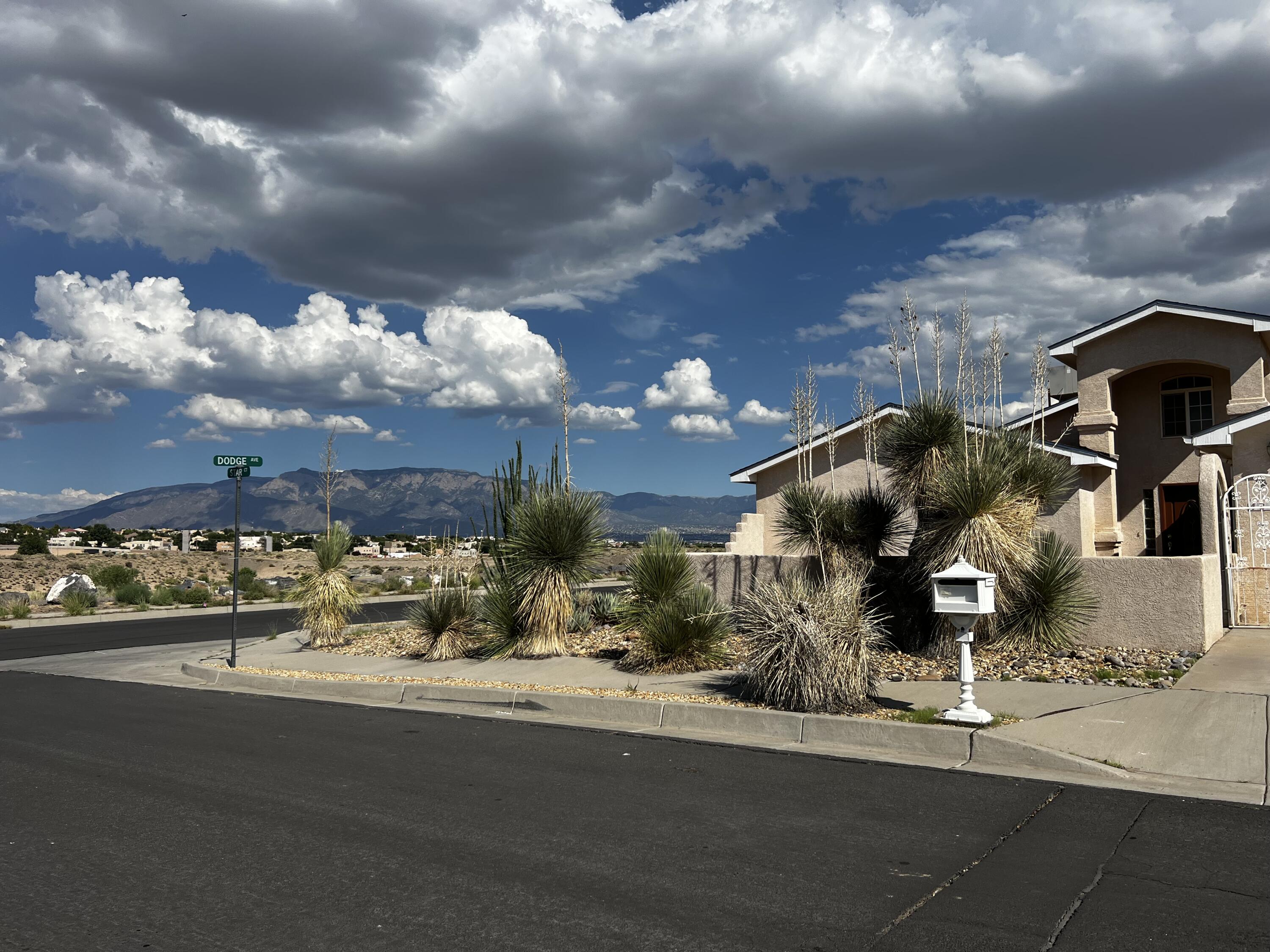 4816 Star Court NW, Albuquerque, NM 87114