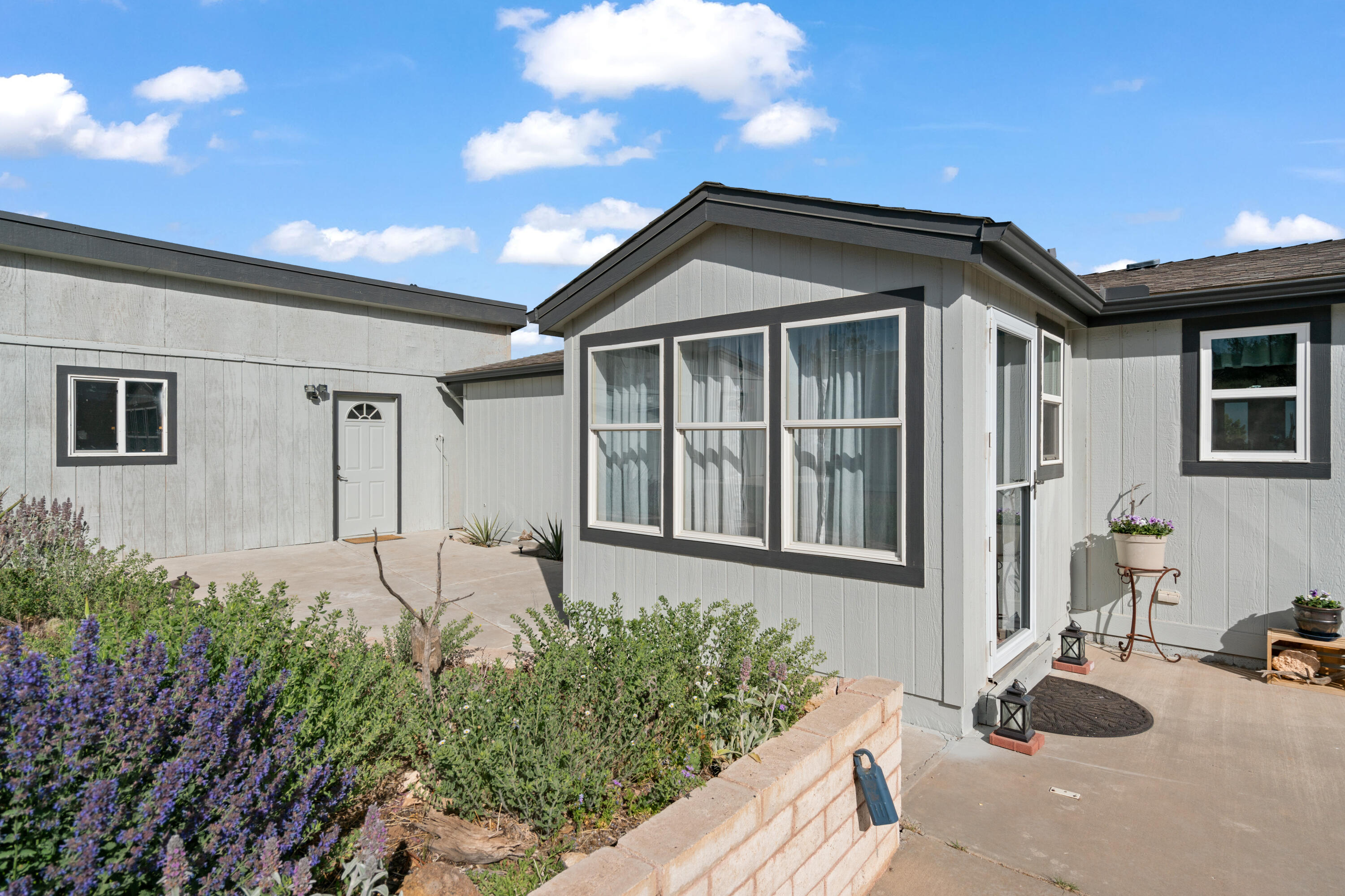 31 Quarter Moon Hill Road, Edgewood, NM 87015