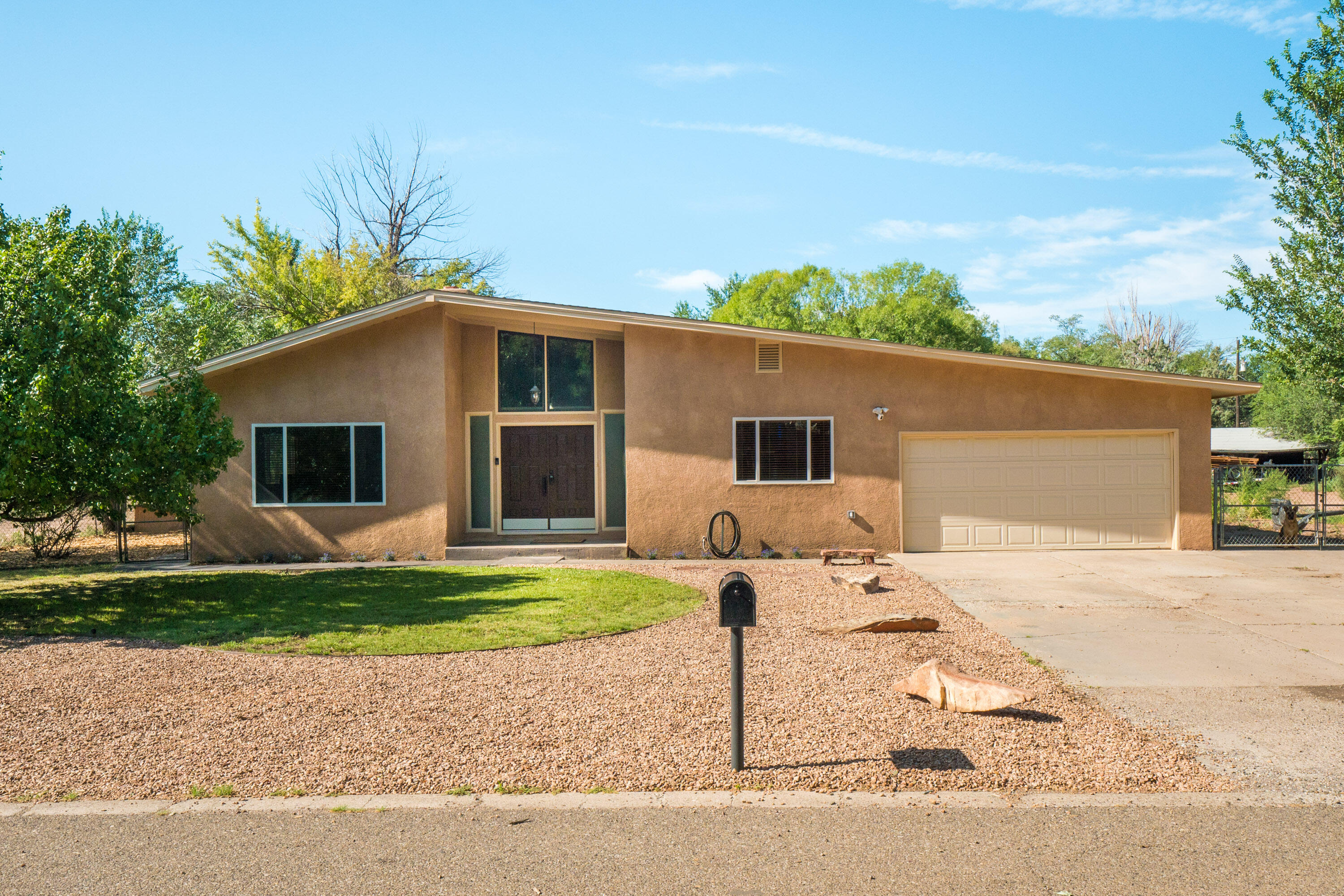 1000 Western Meadows Court NW, Albuquerque, NM 87114