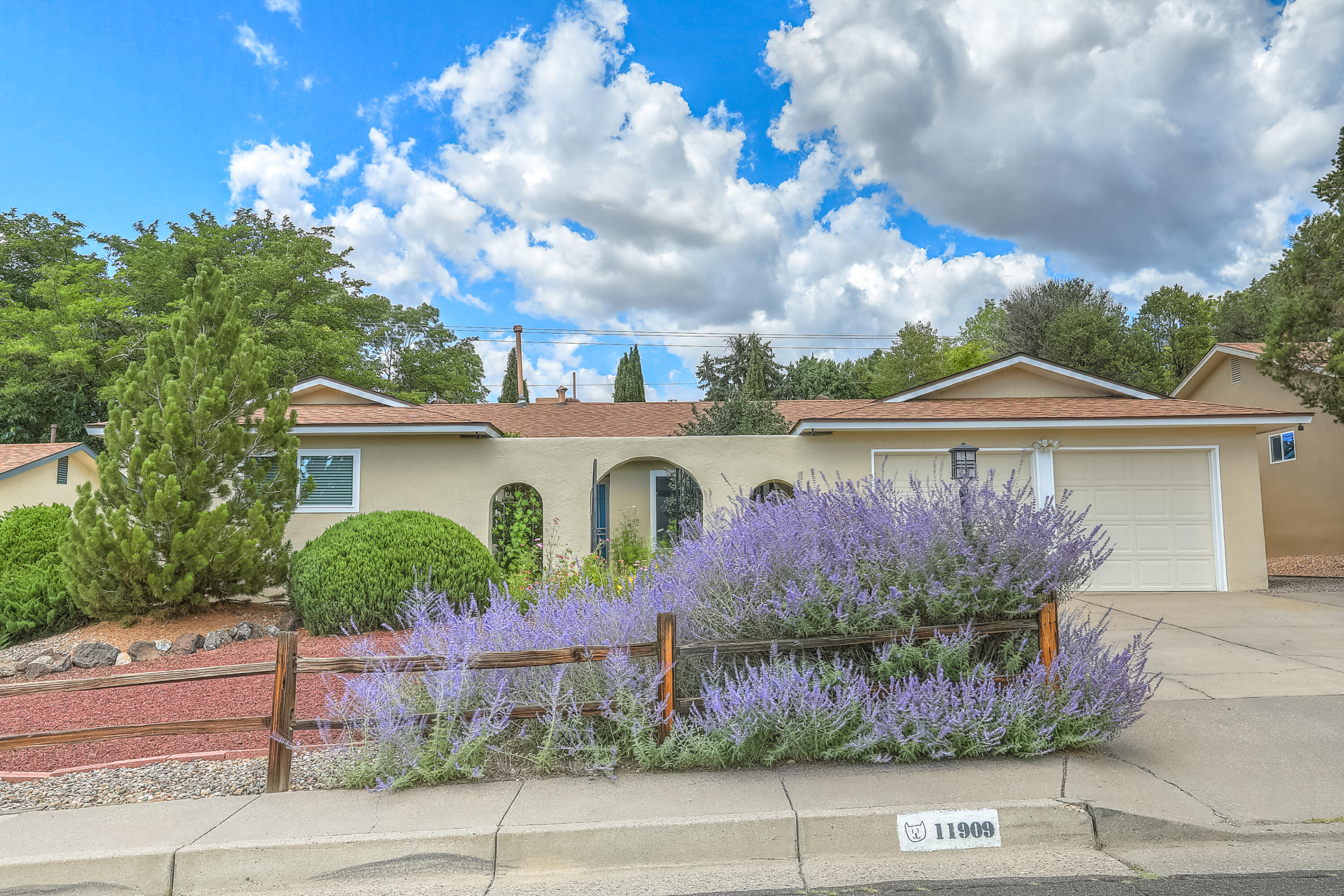 11909 Morocco Road NE, Albuquerque, NM 87111