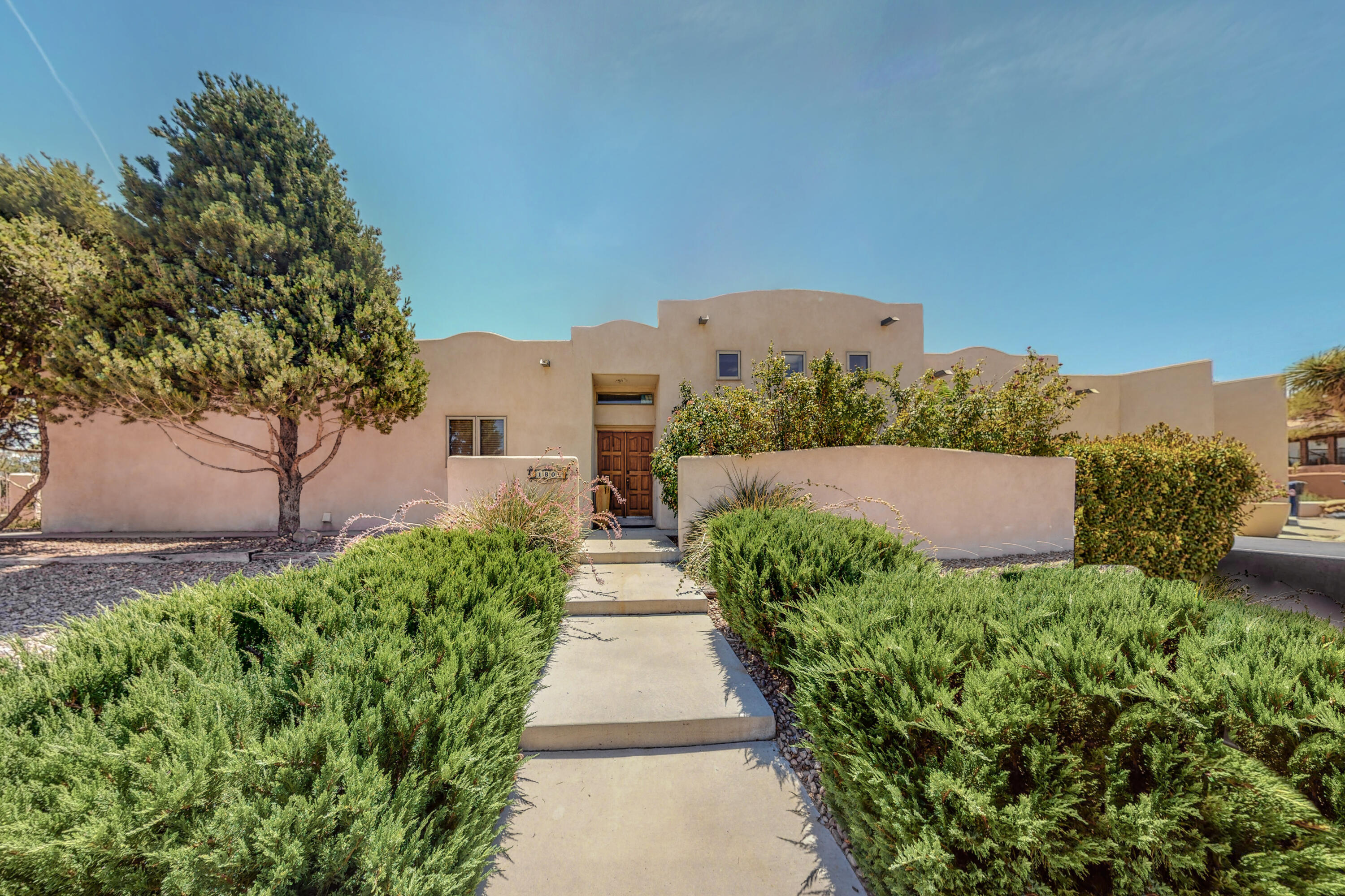 1800 Calle Del Vista Road NW, Albuquerque, NM 87105