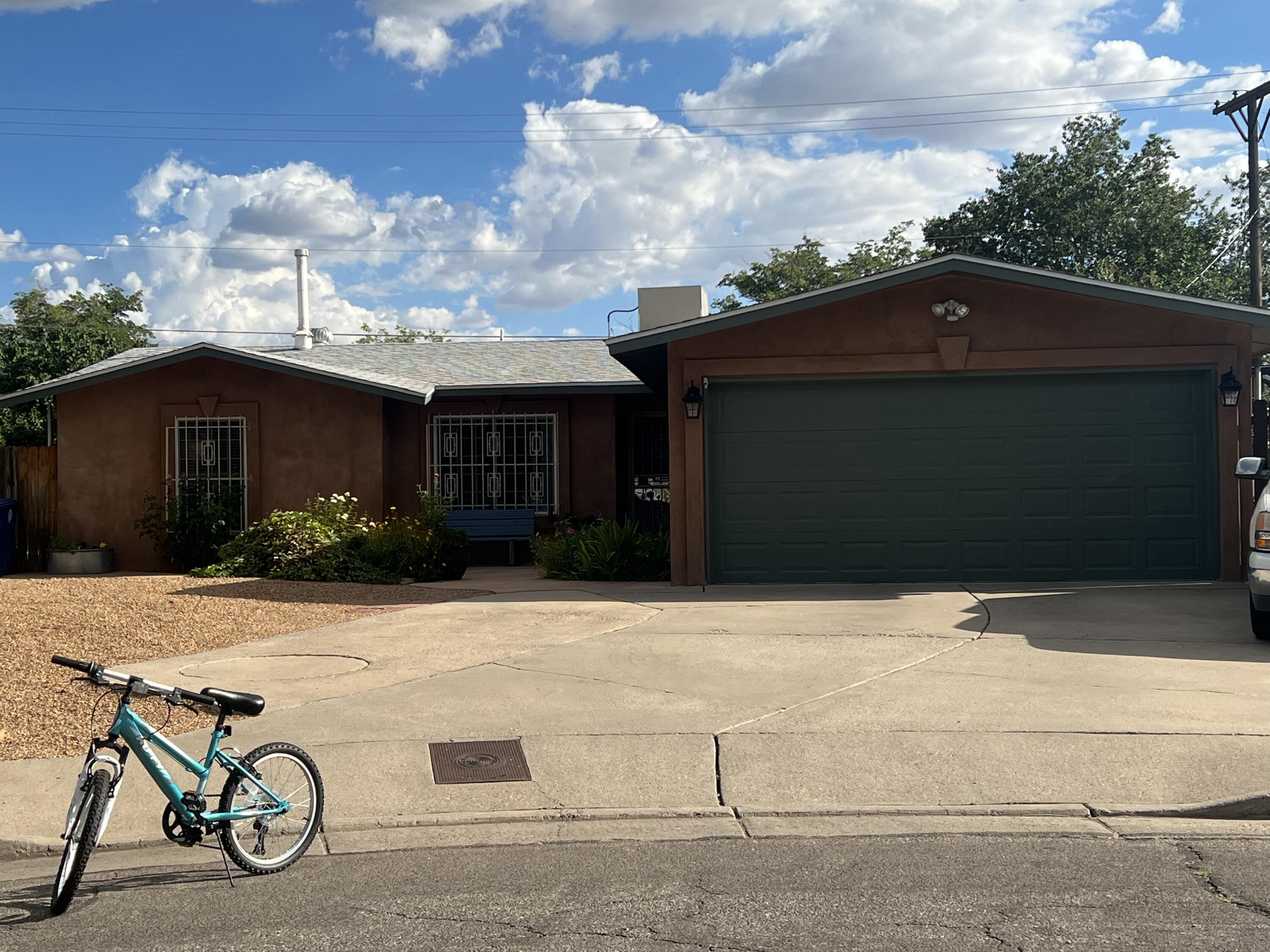 1900 Hamlet Court NE, Albuquerque, NM 87112