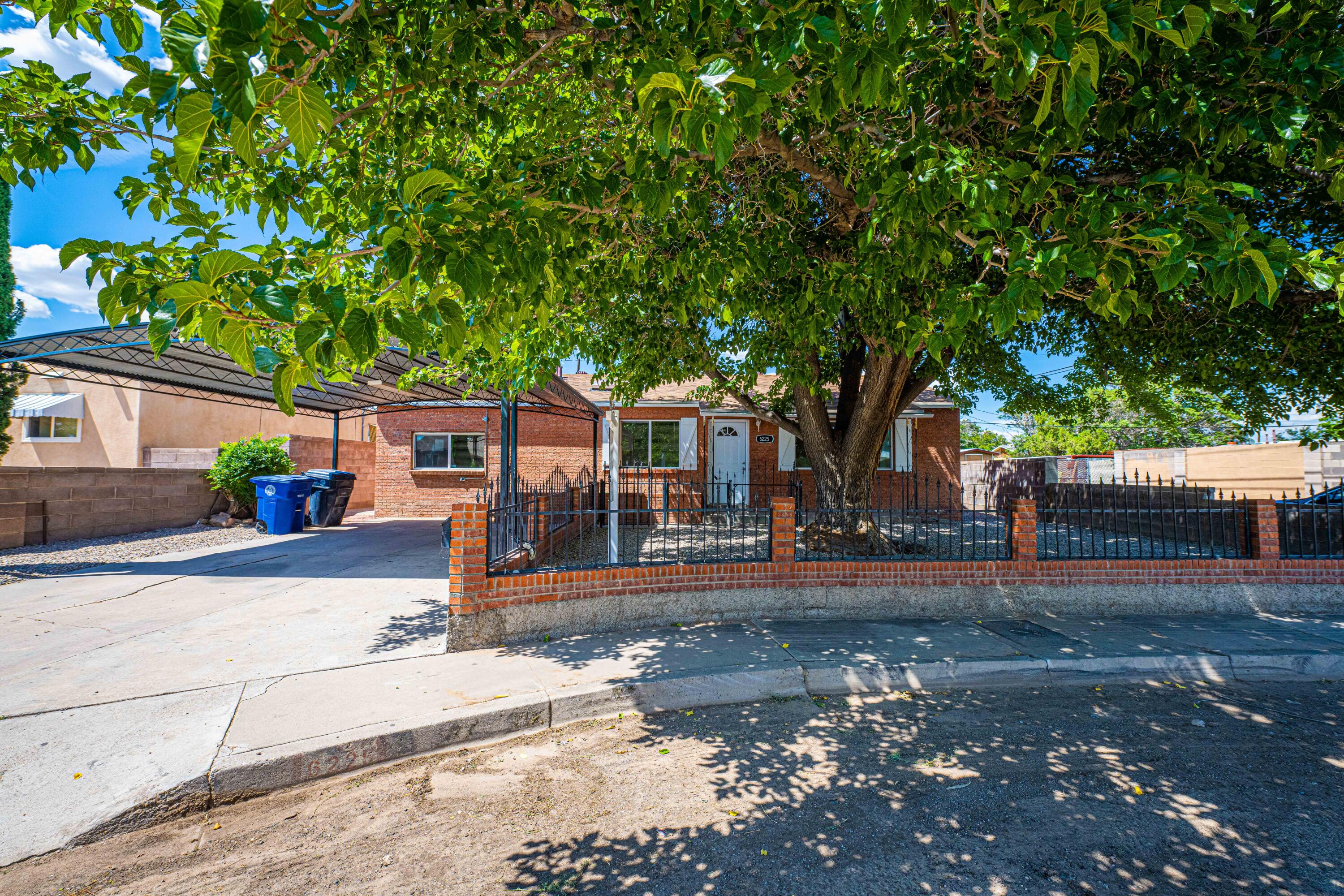 6225 Forsythe Road SW, Albuquerque, NM 87121
