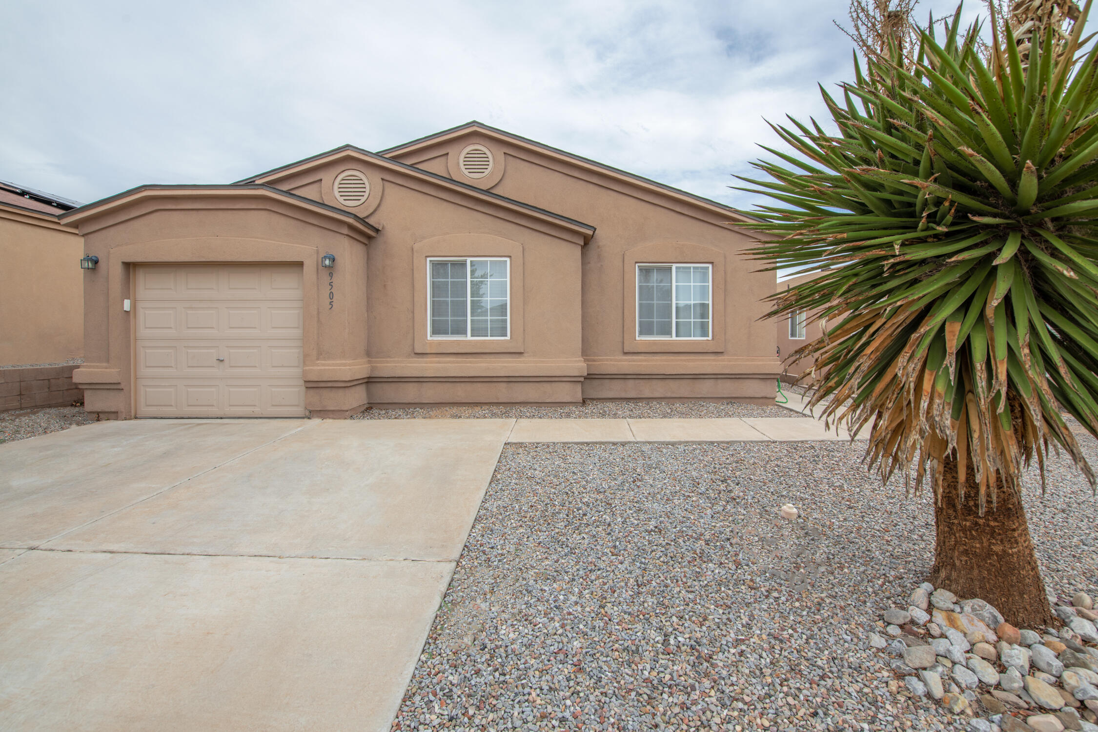 9505 Hondo Valley Place SW, Albuquerque, NM 87121