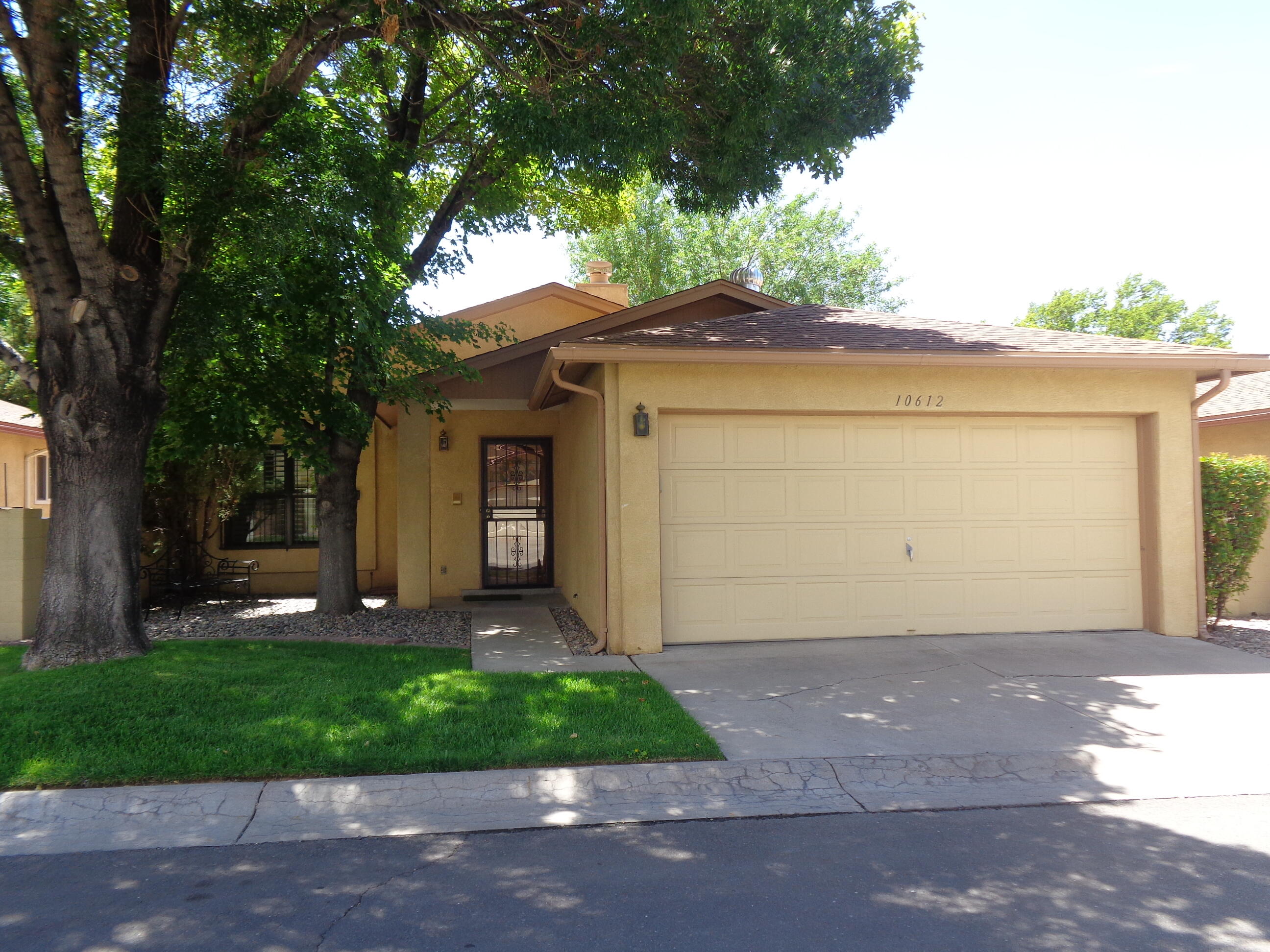 10612 Central Park Drive NE, Albuquerque, NM 87123